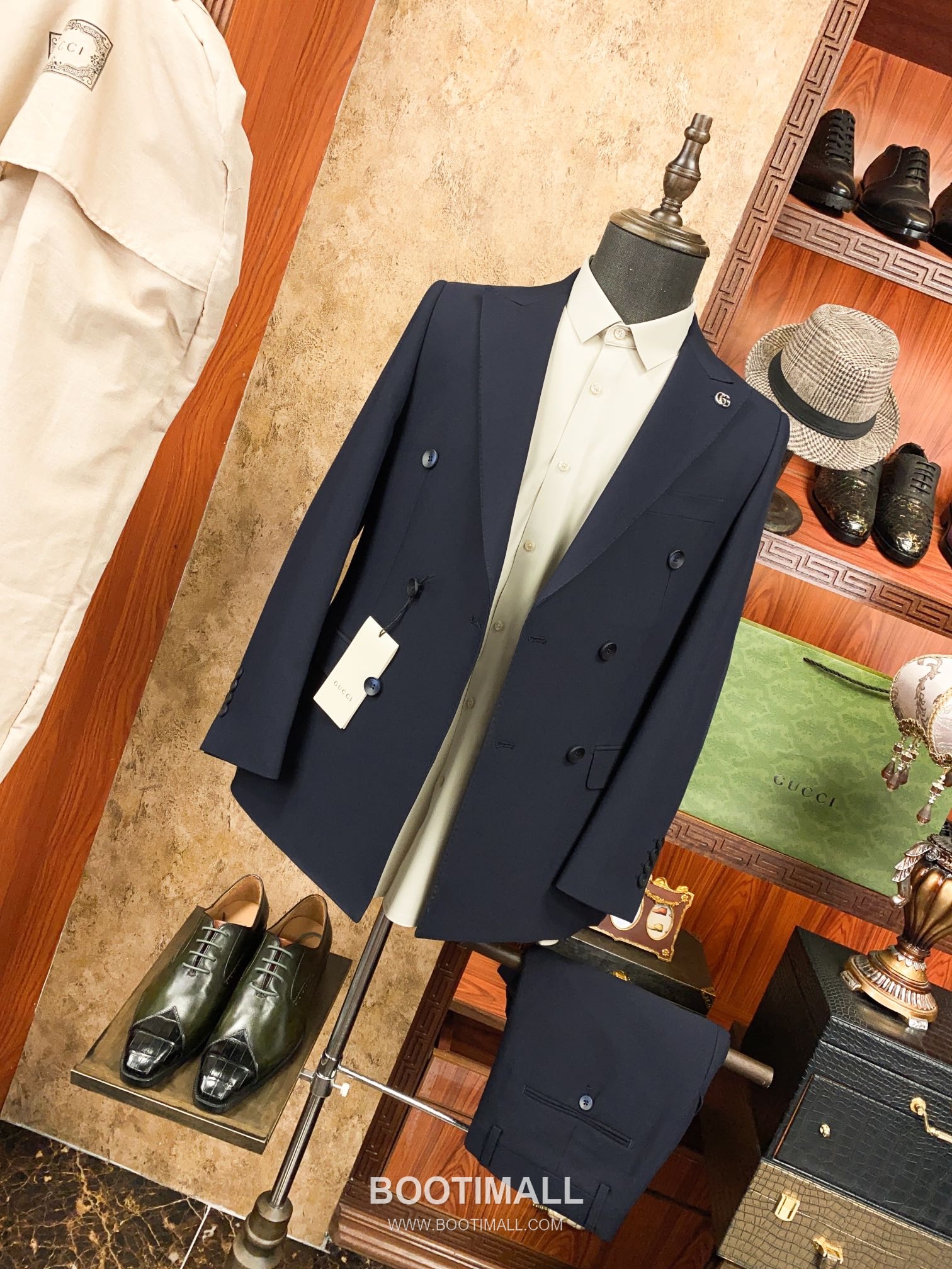 Dior 2025 F/W Polyester Viscose Suit Set Jacket Vest Pants with Tailored Fit 디올 2025FW 폴리에스터 블랙 재킷 베스트 팬츠 수트세트 38