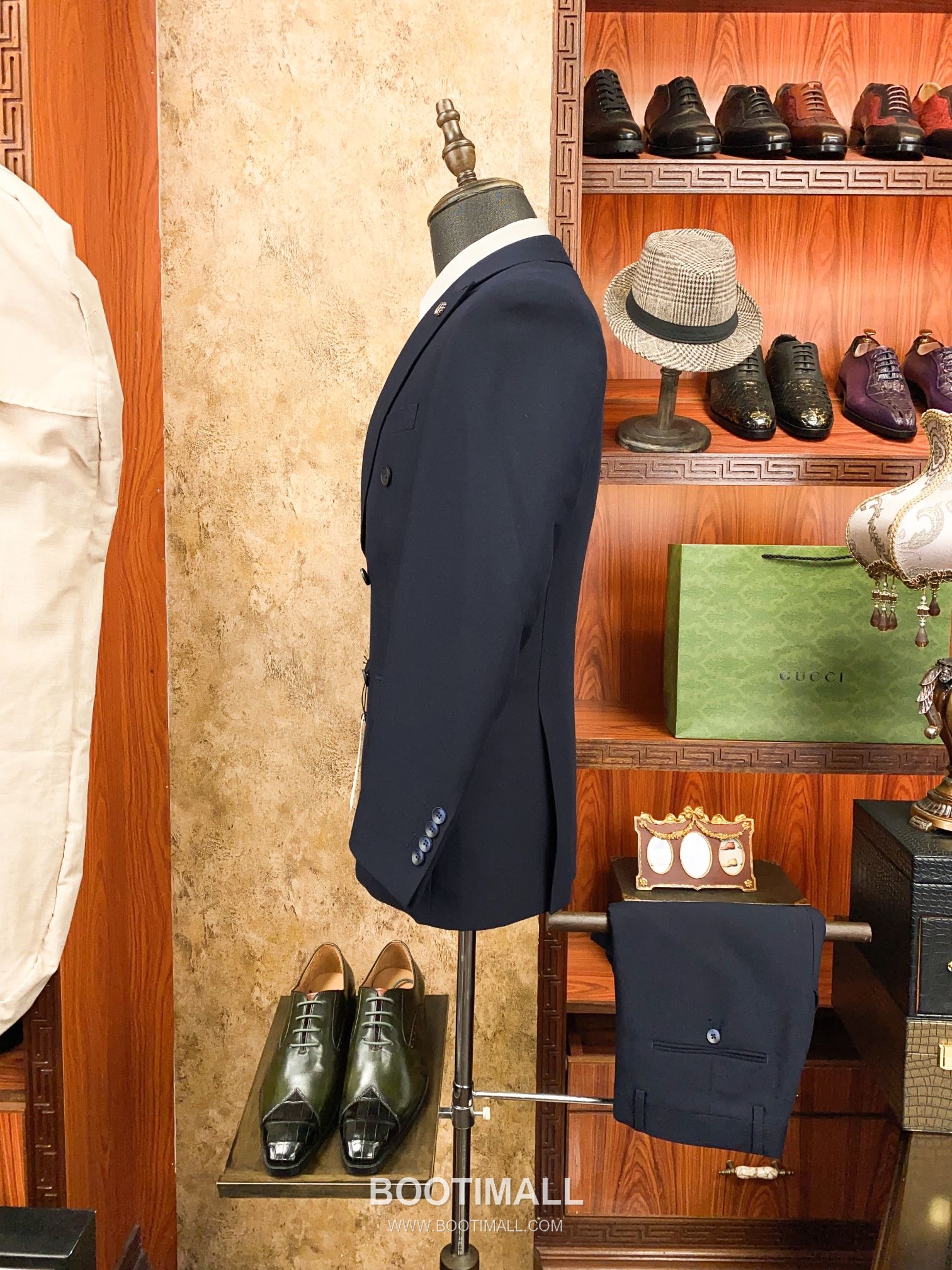 Dior 2025 F/W Polyester Viscose Suit Set Jacket Vest Pants with Tailored Fit 디올 2025FW 폴리에스터 블랙 재킷 베스트 팬츠 수트세트 42