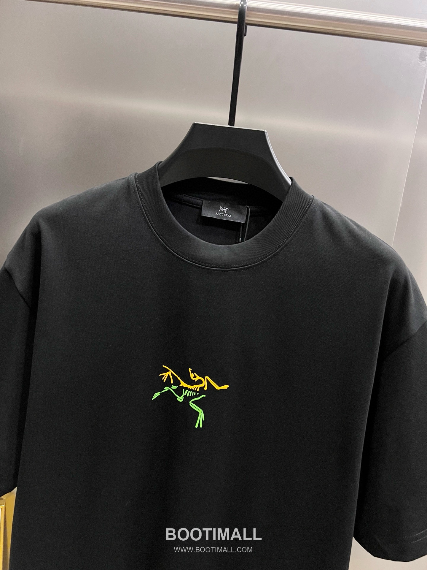 Arc'teryx 2026 S/S Cotton Short Sleeve T-Shirt with Foam Logo Print 아크테릭스 2026SS 코튼 블랙 티셔츠 발포 로고 프린트 9