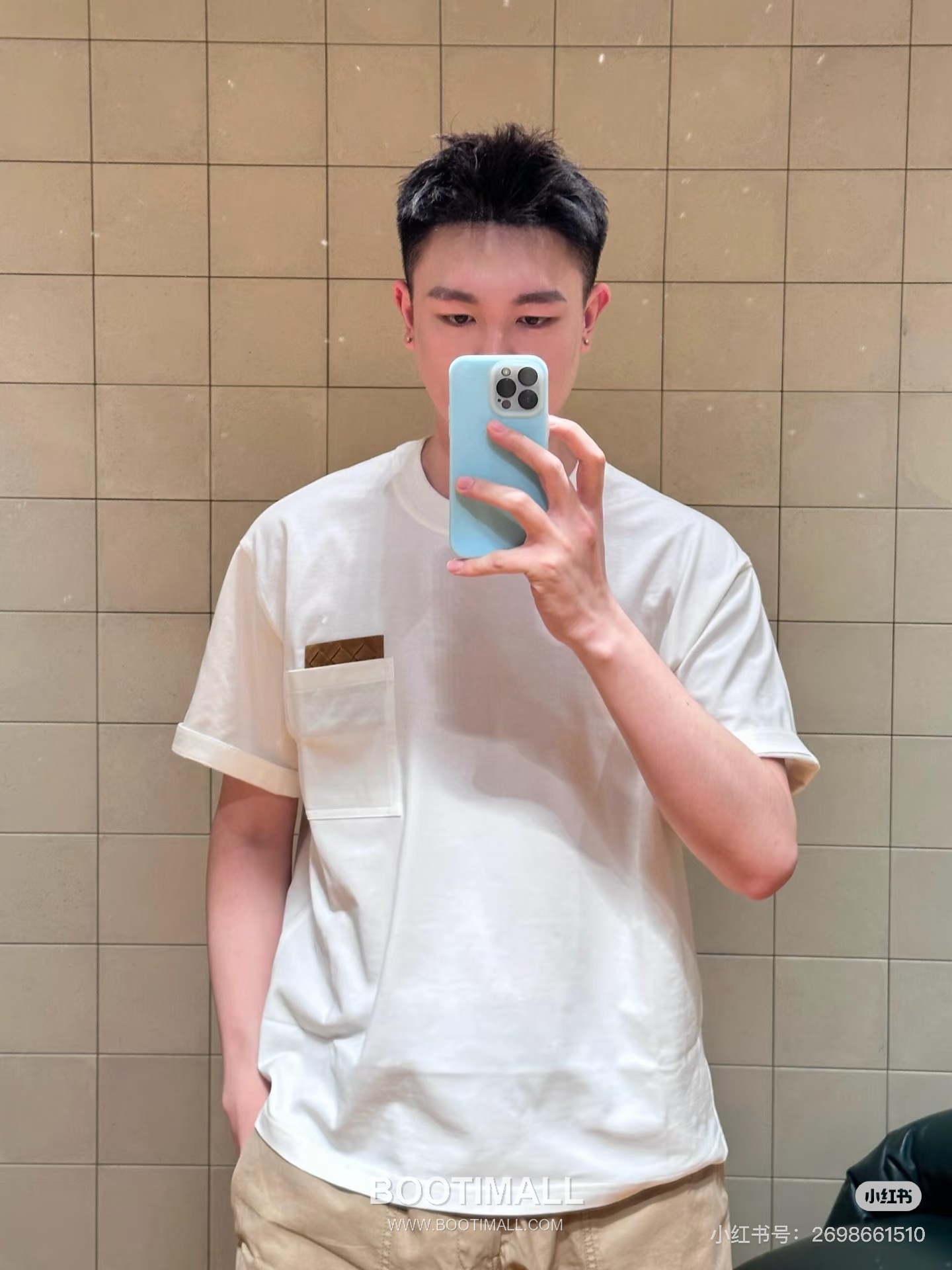 Louis Vuitton 2026 S/S Cotton Short Sleeve T-Shirt with Embossed Logo Print 루이비통 2026SS 코튼 블랙 티셔츠 입체 로고 프린트 1