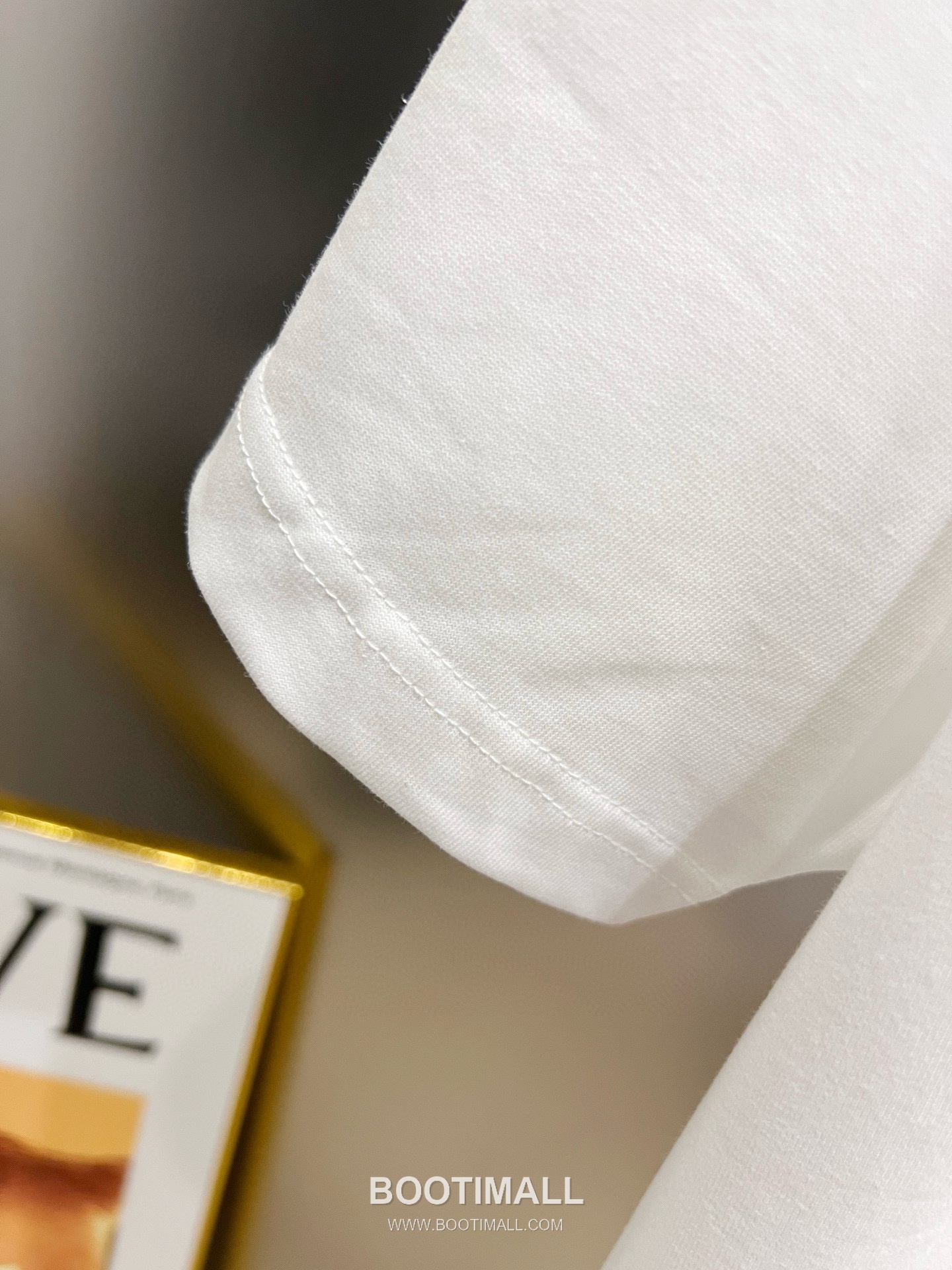 Louis Vuitton 2026 S/S Cotton Short Sleeve T-Shirt with Embossed Logo Print 루이비통 2026SS 코튼 블랙 티셔츠 입체 로고 프린트 24