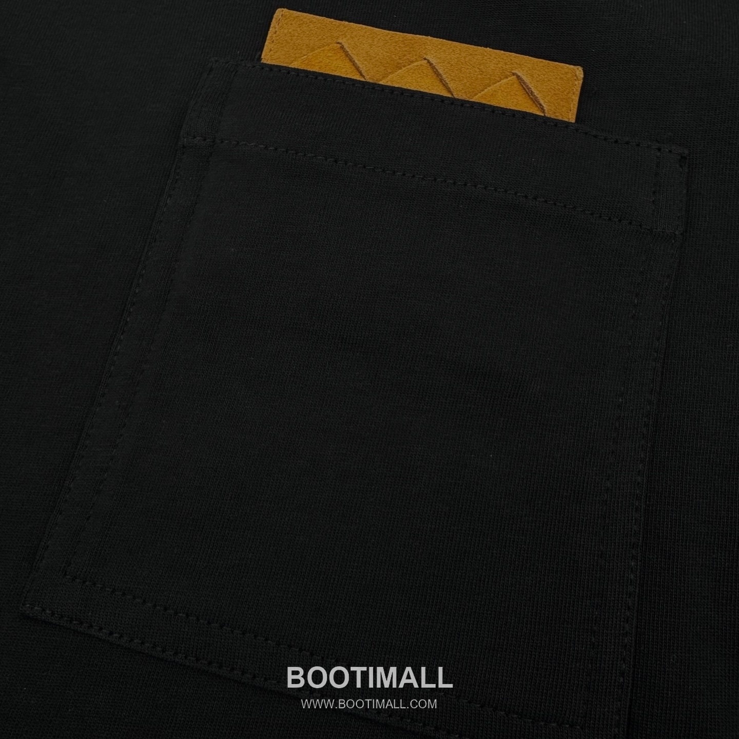 Louis Vuitton 2026 S/S Cotton Short Sleeve T-Shirt with Embossed Logo Print 루이비통 2026SS 코튼 블랙 티셔츠 입체 로고 프린트 18