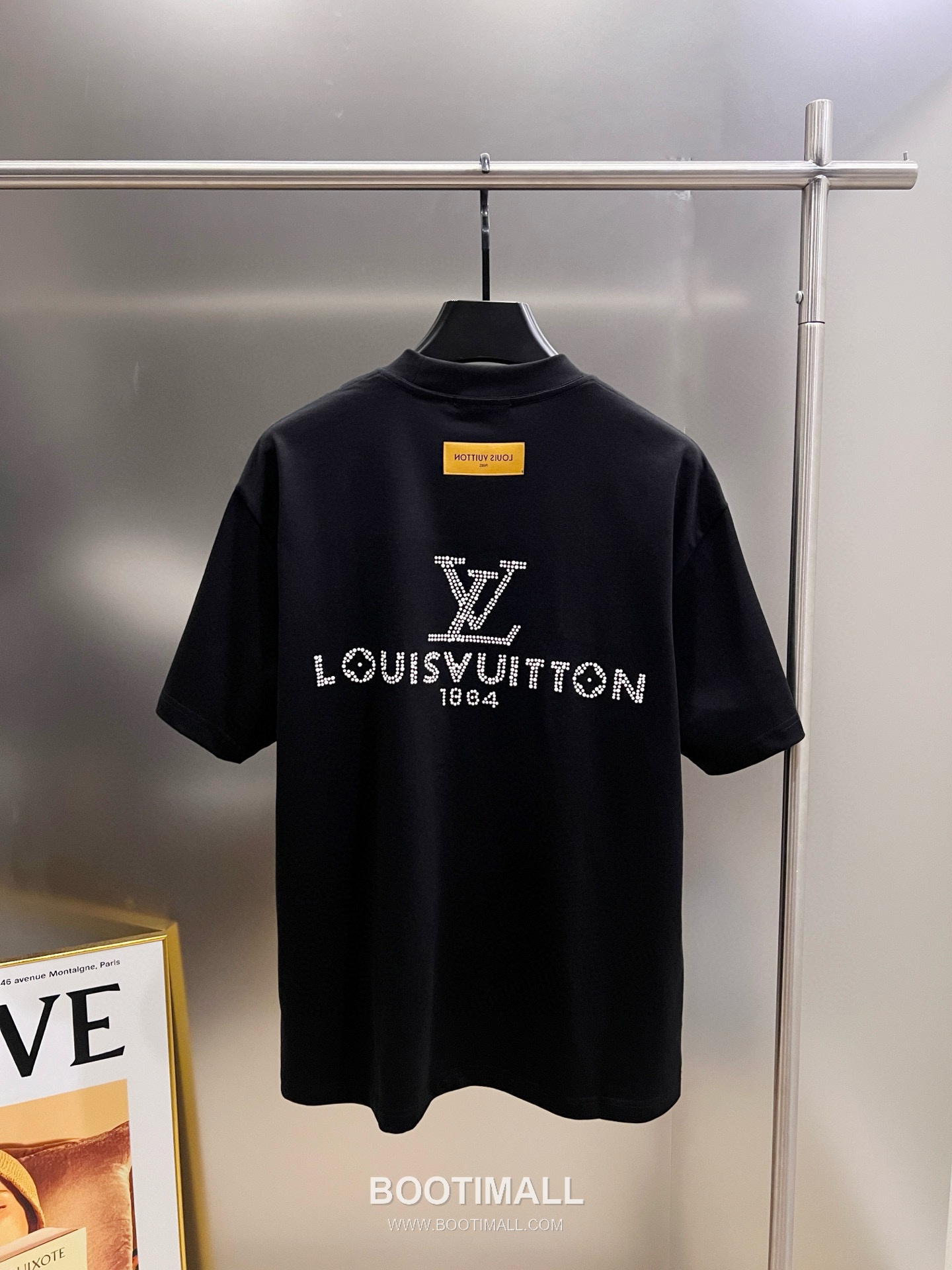 Louis Vuitton 2026 S/S Cotton Short Sleeve T-Shirt with Embossed Logo Print 루이비통 2026SS 코튼 블랙 티셔츠 입체 로고 프린트 22