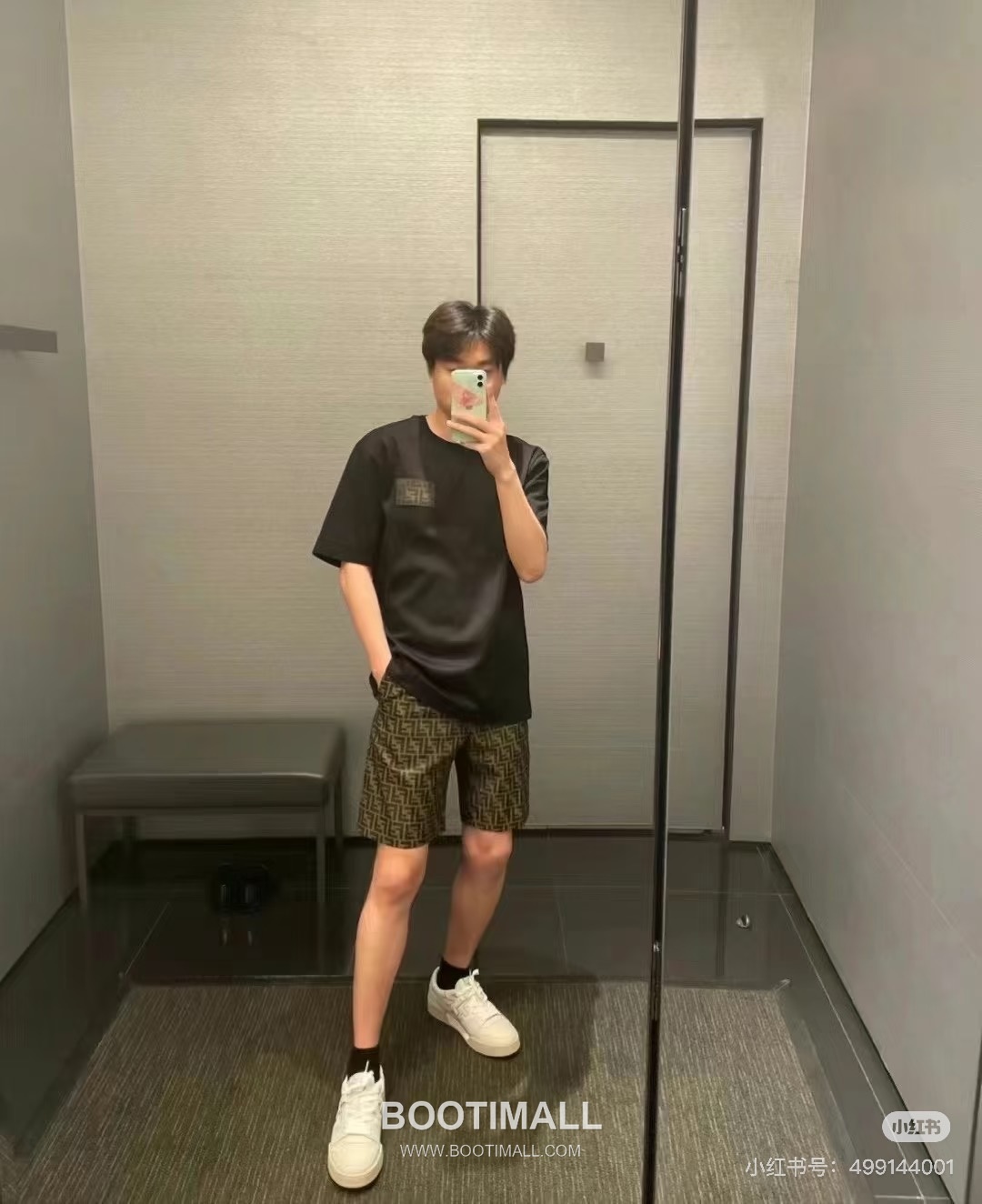 Fendi 2025 S/S Cotton Short Sleeve T-Shirt with Double F Patch Logo 펜디 2025SS 코튼 블랙 티셔츠 더블F 패치 로고 4