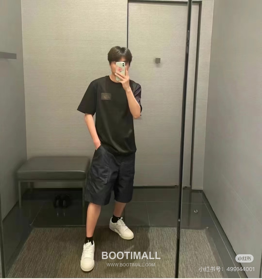 Fendi 2025 S/S Cotton Short Sleeve T-Shirt with Double F Patch Logo 펜디 2025SS 코튼 블랙 티셔츠 더블F 패치 로고 5