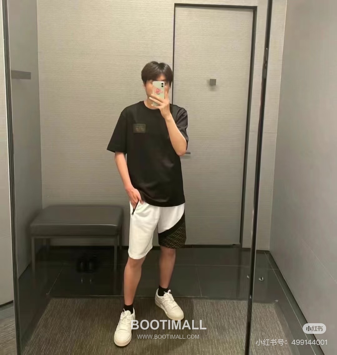 Fendi 2025 S/S Cotton Short Sleeve T-Shirt with Double F Patch Logo 펜디 2025SS 코튼 블랙 티셔츠 더블F 패치 로고 6