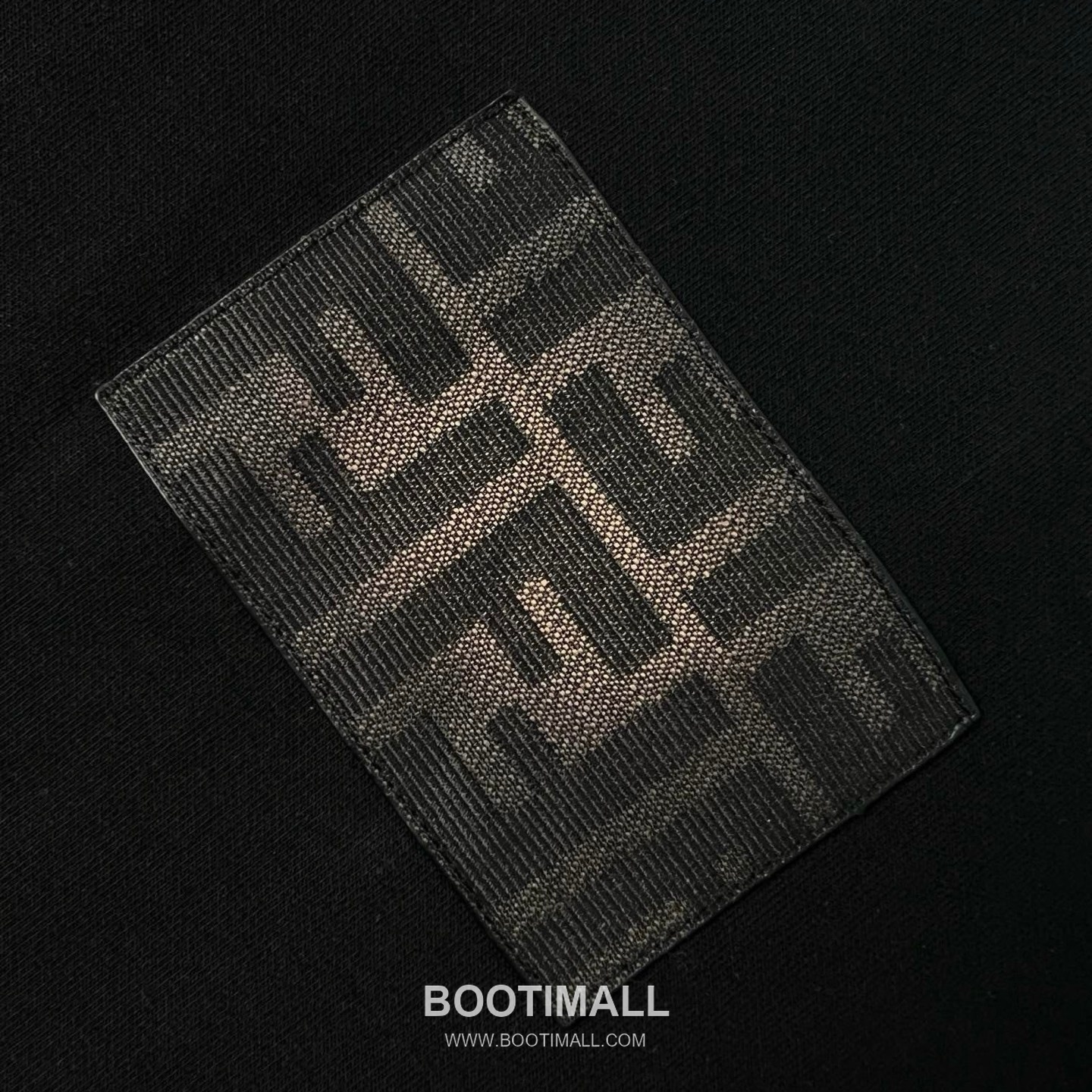 Fendi 2025 S/S Cotton Short Sleeve T-Shirt with Double F Patch Logo 펜디 2025SS 코튼 블랙 티셔츠 더블F 패치 로고 15