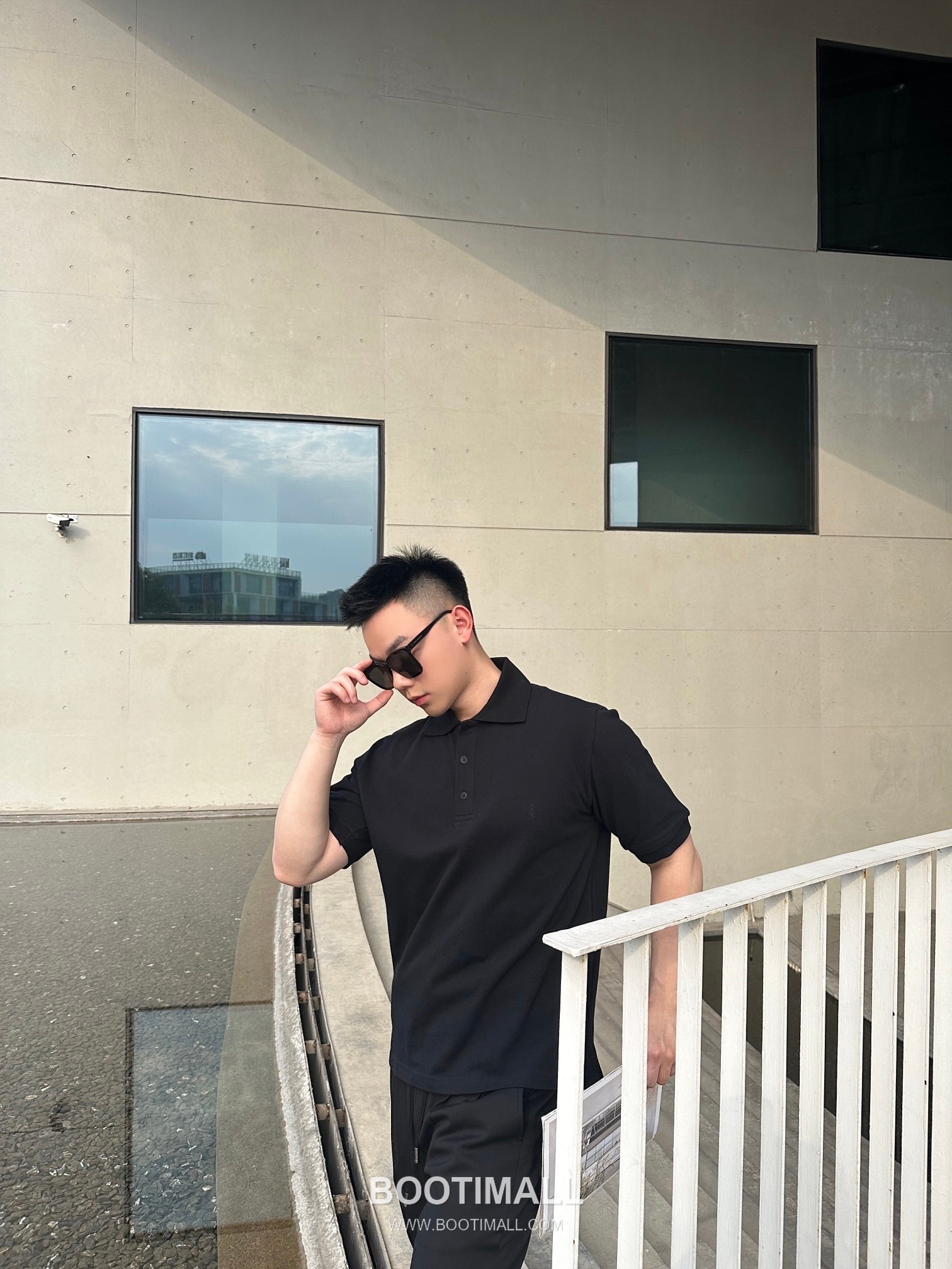 Saint Laurent 2025 S/S Cotton Polo Shirt with Embroidered Logo 생로랑 2025SS 코튼 블랙 폴로셔츠 자수 로고 5