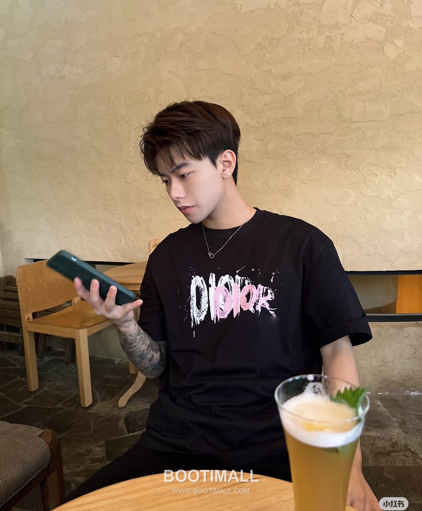 Dior 2025 S/S Cotton Short Sleeve T-Shirt with Logo Print 디올 2025SS 코튼 블랙 티셔츠 로고 프린트 2