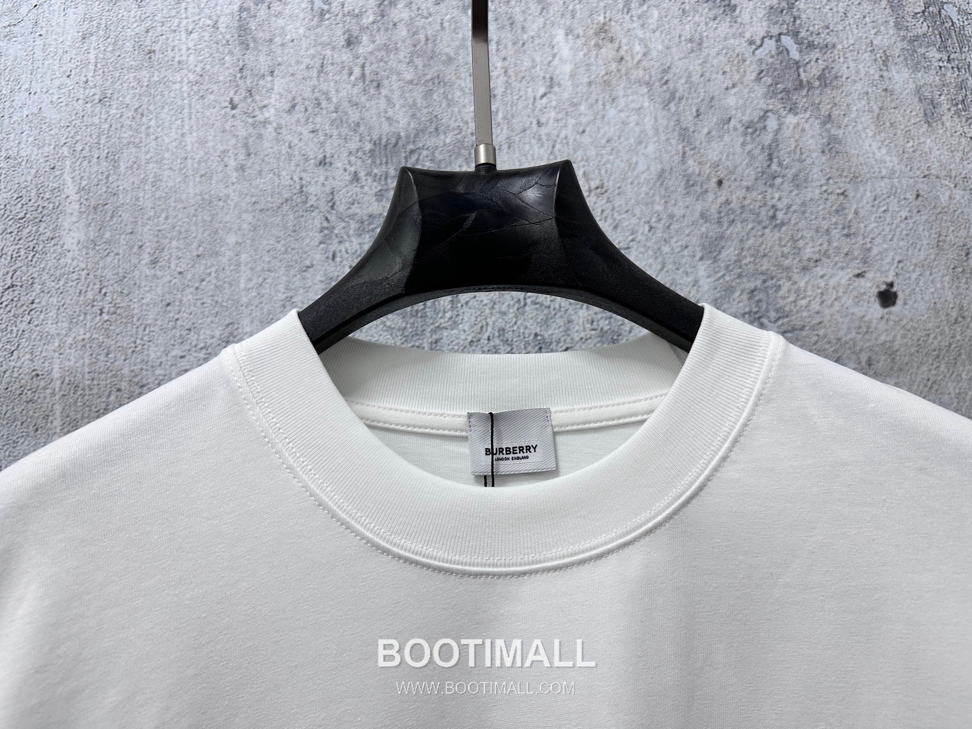 Burberry 2025 S/S Cotton Short Sleeve T-Shirt with Knight Logo Print 버버리 2025SS 코튼 블랙 티셔츠 기사 로고 프린트 6