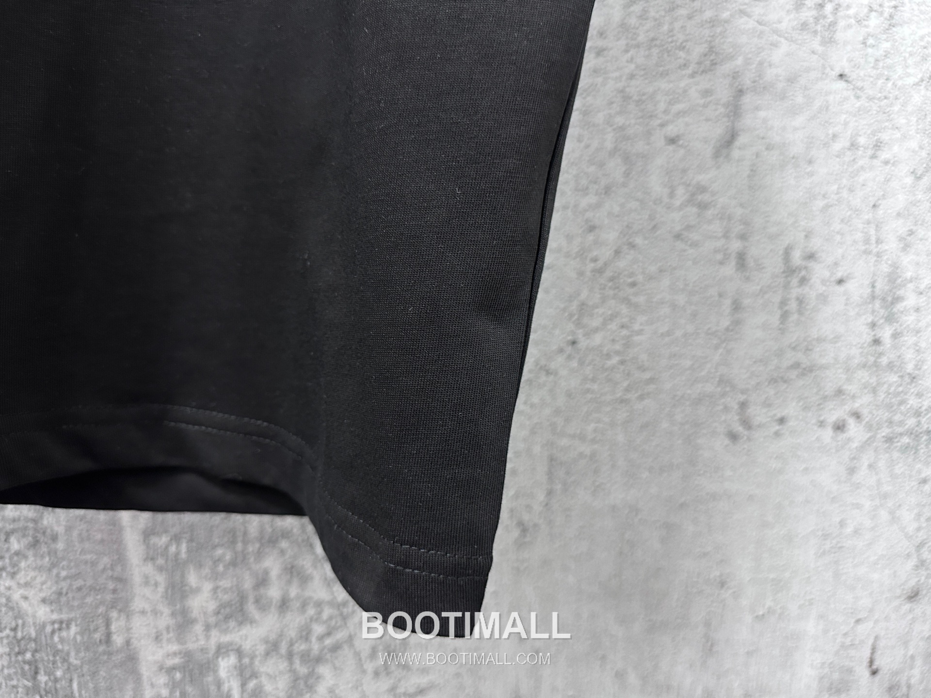 Burberry 2025 S/S Cotton Short Sleeve T-Shirt with Knight Logo Print 버버리 2025SS 코튼 블랙 티셔츠 기사 로고 프린트 5