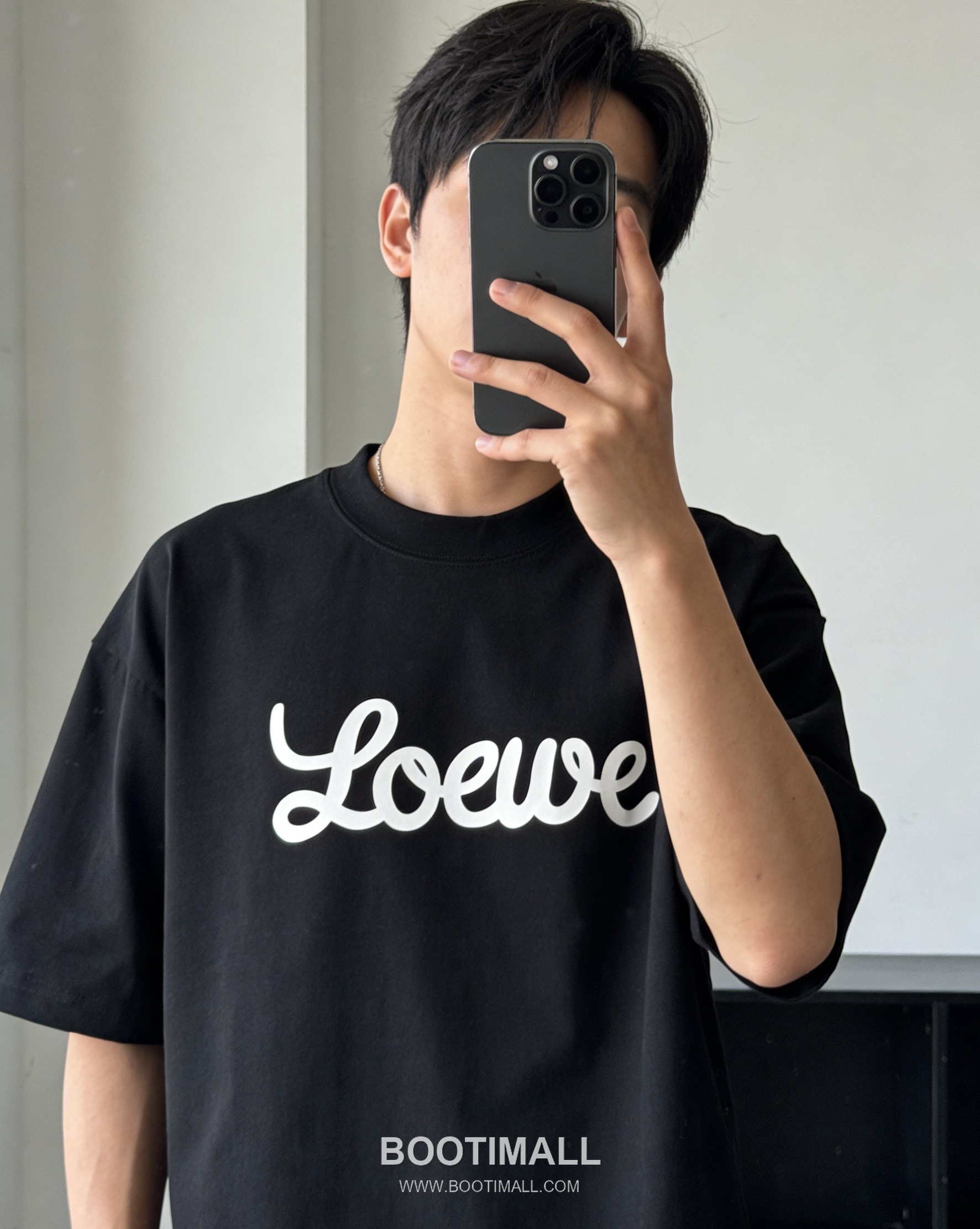 Loewe 2025 S/S Cotton Short Sleeve T-Shirt with Rubber Logo Print 로에베 2025SS 코튼 블랙 티셔츠 러버 로고 프린트 1