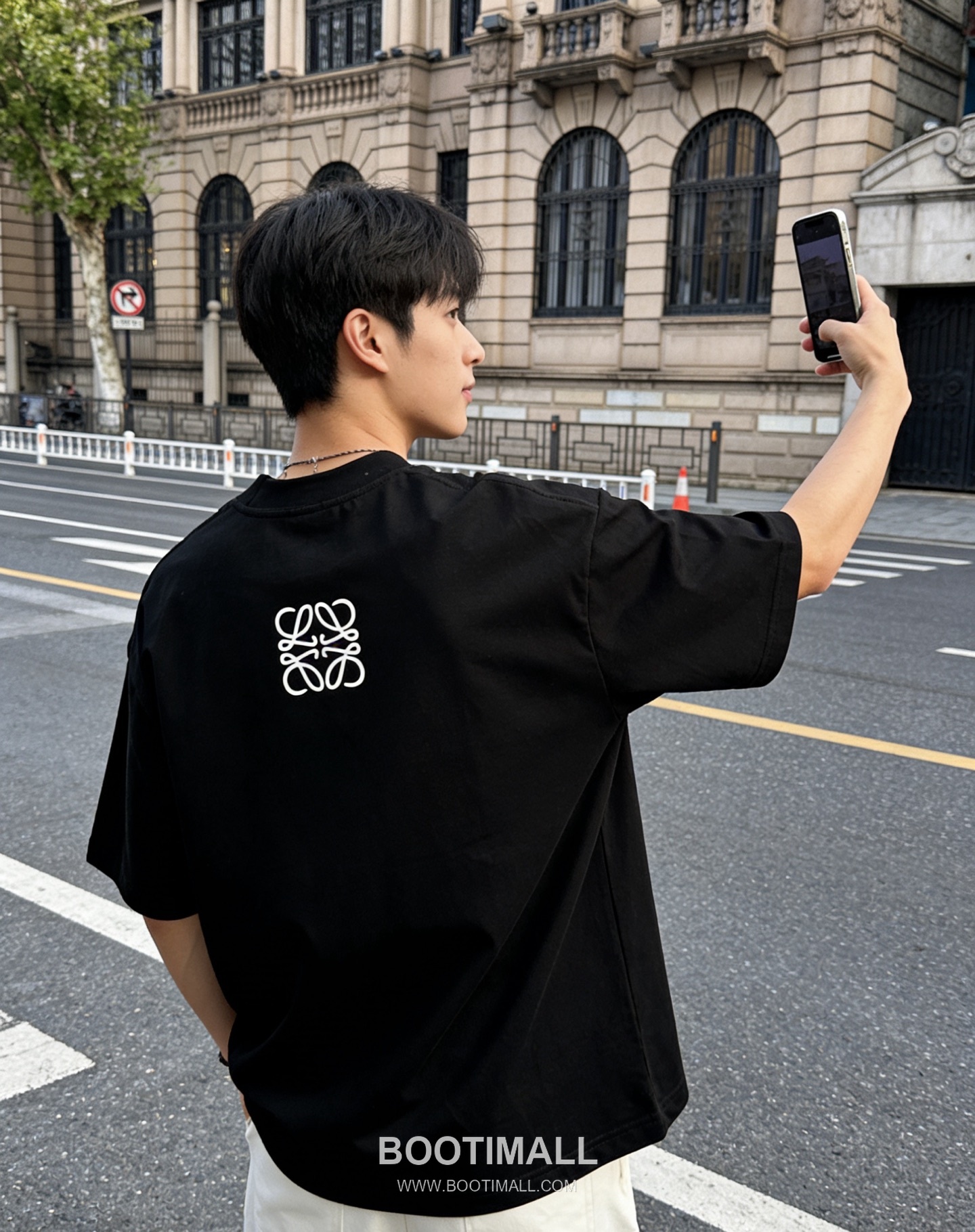 Loewe 2025 S/S Cotton Short Sleeve T-Shirt with Rubber Logo Print 로에베 2025SS 코튼 블랙 티셔츠 러버 로고 프린트 3