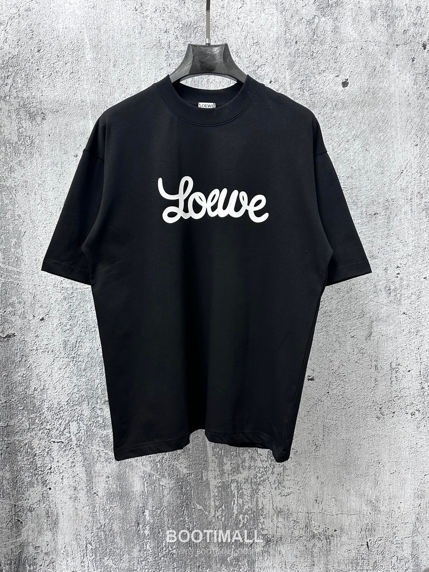 Loewe 2025 S/S Cotton Short Sleeve T-Shirt with Rubber Logo Print 로에베 2025SS 코튼 블랙 티셔츠 러버 로고 프린트 4