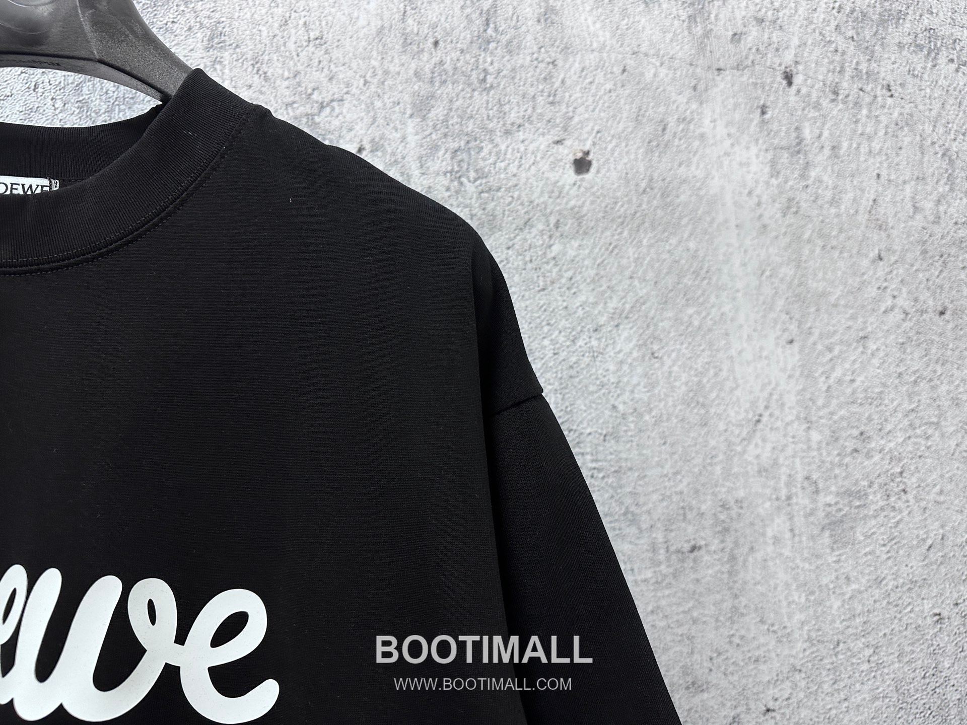 Loewe 2025 S/S Cotton Short Sleeve T-Shirt with Rubber Logo Print 로에베 2025SS 코튼 블랙 티셔츠 러버 로고 프린트 5