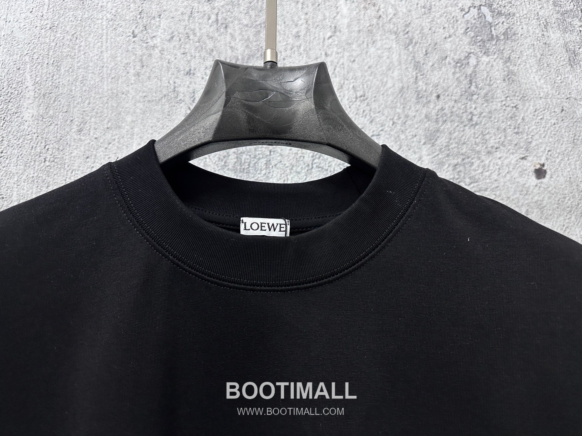 Loewe 2025 S/S Cotton Short Sleeve T-Shirt with Rubber Logo Print 로에베 2025SS 코튼 블랙 티셔츠 러버 로고 프린트 6