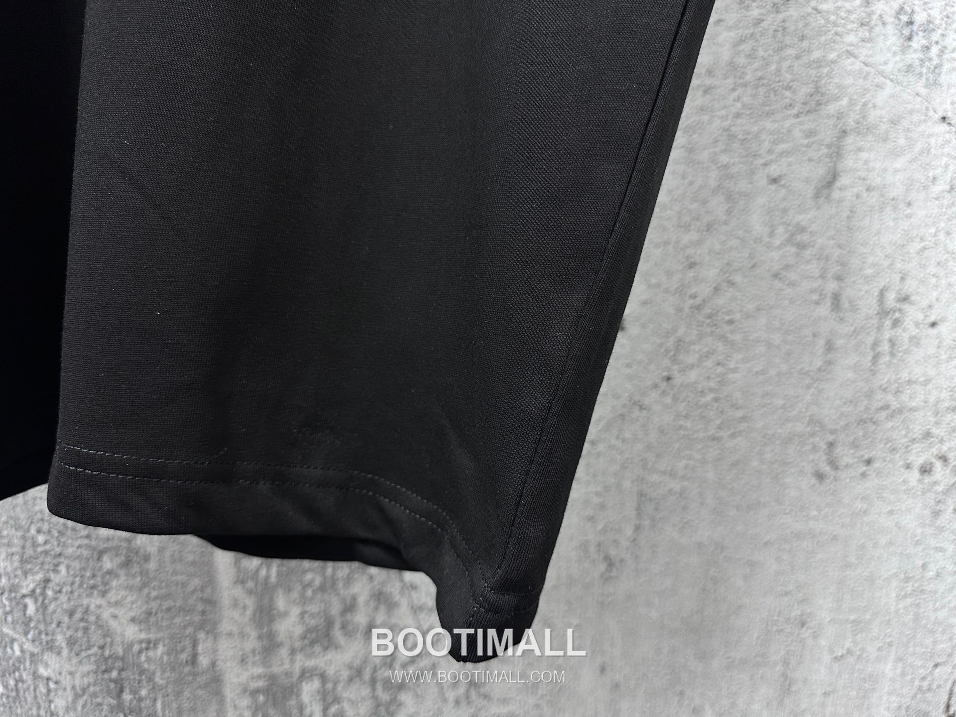 Loewe 2025 S/S Cotton Short Sleeve T-Shirt with Rubber Logo Print 로에베 2025SS 코튼 블랙 티셔츠 러버 로고 프린트 8