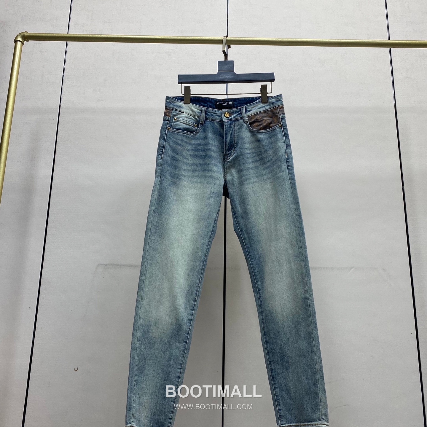 Louis Vuitton 2026 S/S Denim Straight Jeans Pants with Washed Finish 루이비통 2026SS 데님 블루 스트레이트 워싱 진 4
