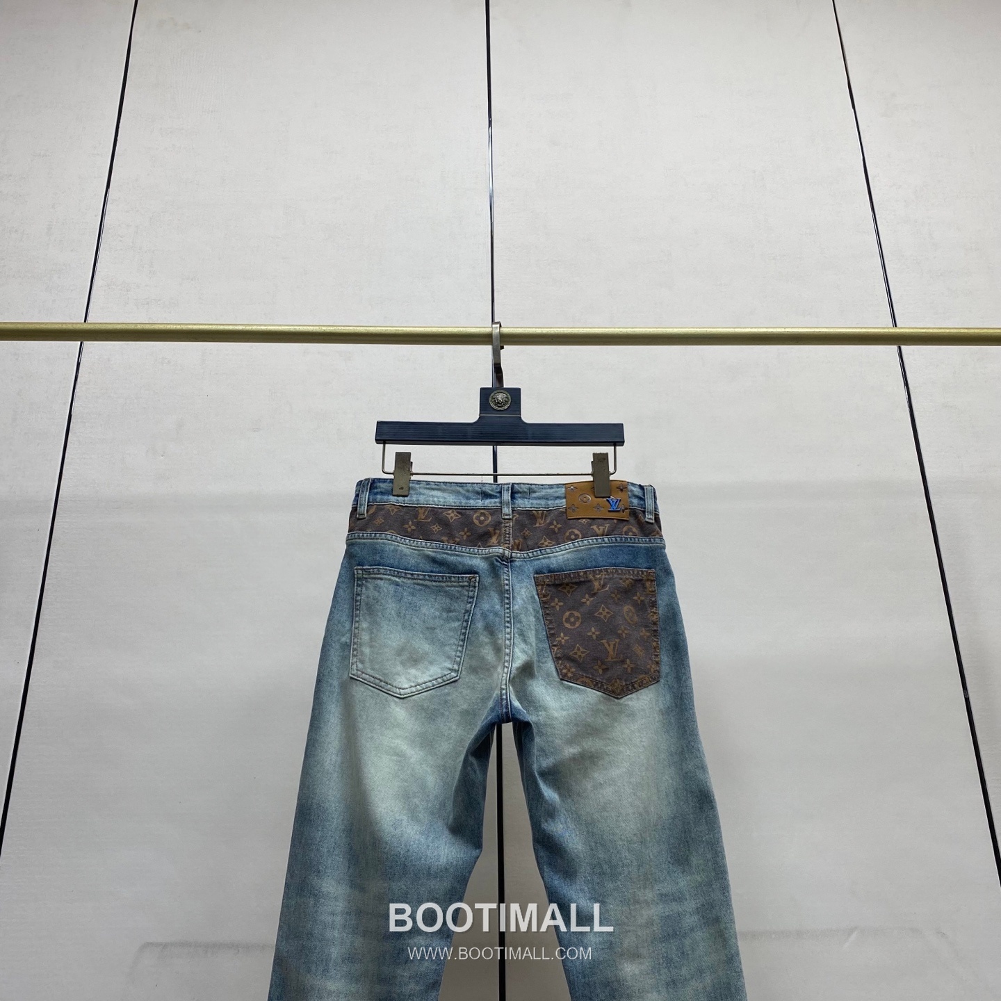 Louis Vuitton 2026 S/S Denim Straight Jeans Pants with Washed Finish 루이비통 2026SS 데님 블루 스트레이트 워싱 진 5