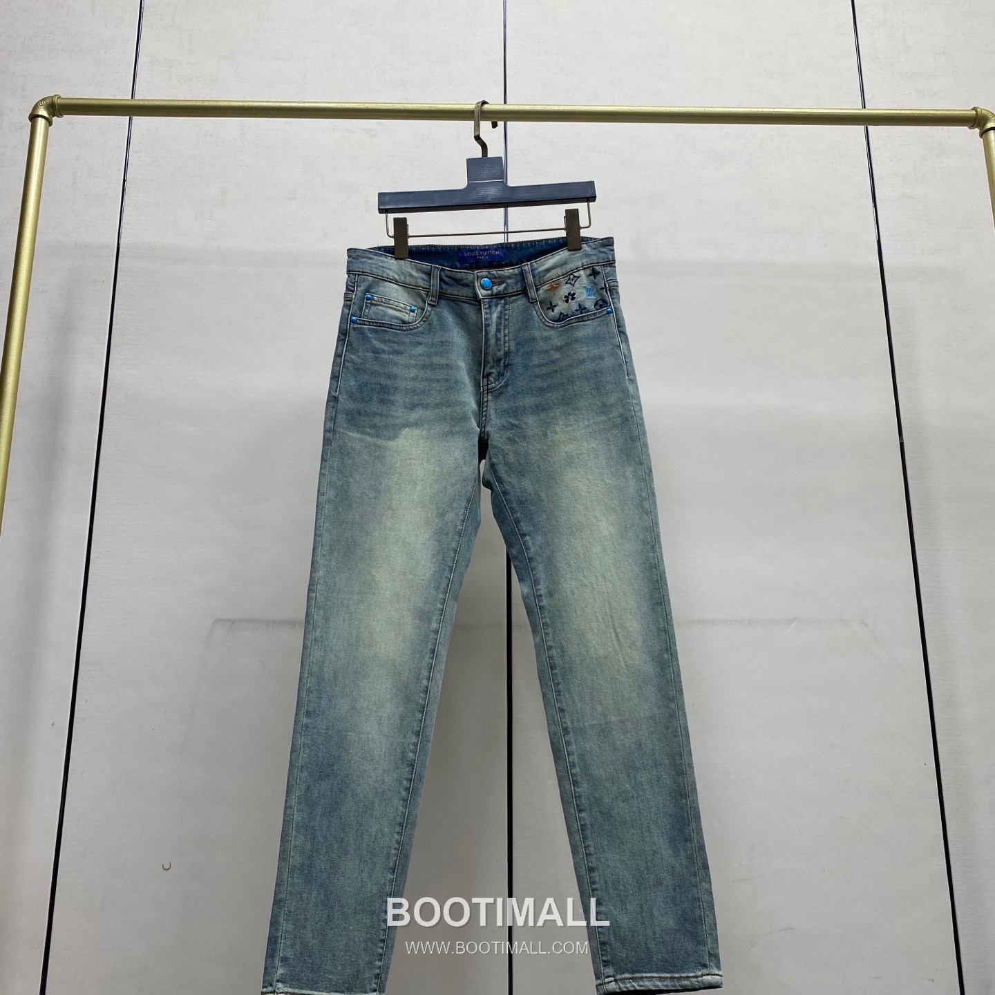 Louis Vuitton 2026 S/S Denim Straight Jeans Pants with Washed Finish 루이비통 2026SS 데님 블루 스트레이트 워싱 진 4