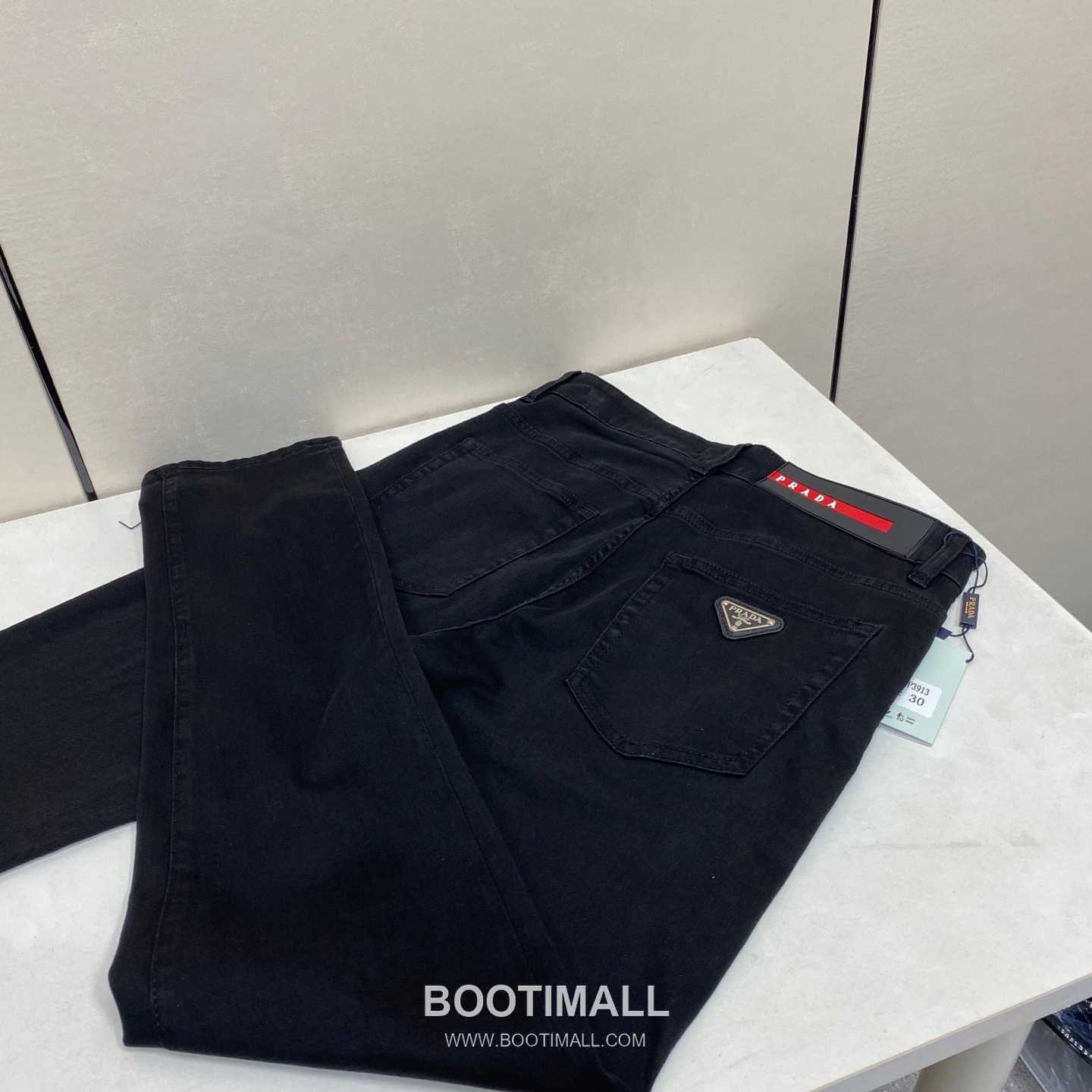 Prada 2026 S/S Denim Straight Jeans Pants with Washed Finish 프라다 2026SS 데님 블루 스트레이트 워싱 진 2