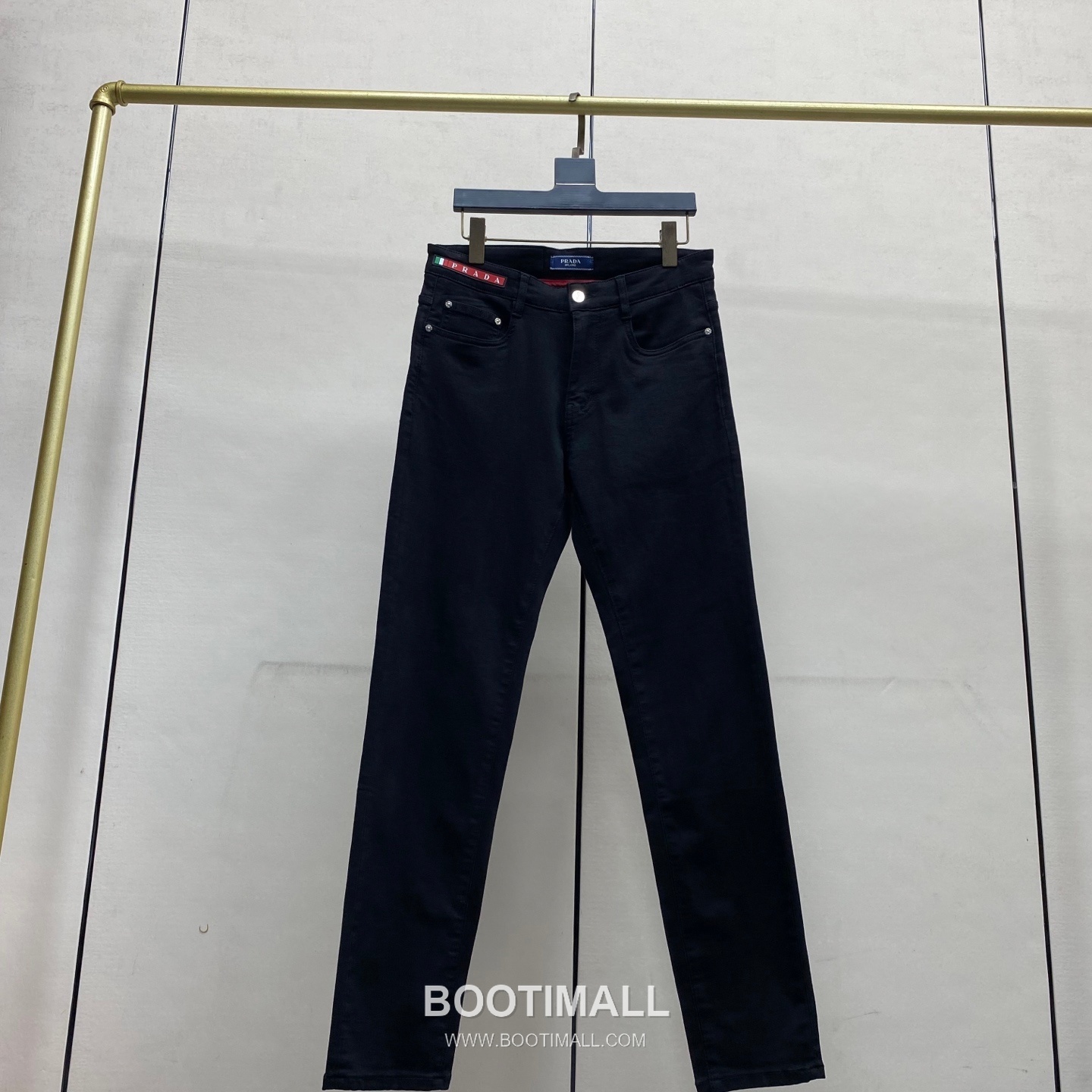 Prada 2026 S/S Denim Straight Jeans Pants with Washed Finish 프라다 2026SS 데님 블루 스트레이트 워싱 진 4