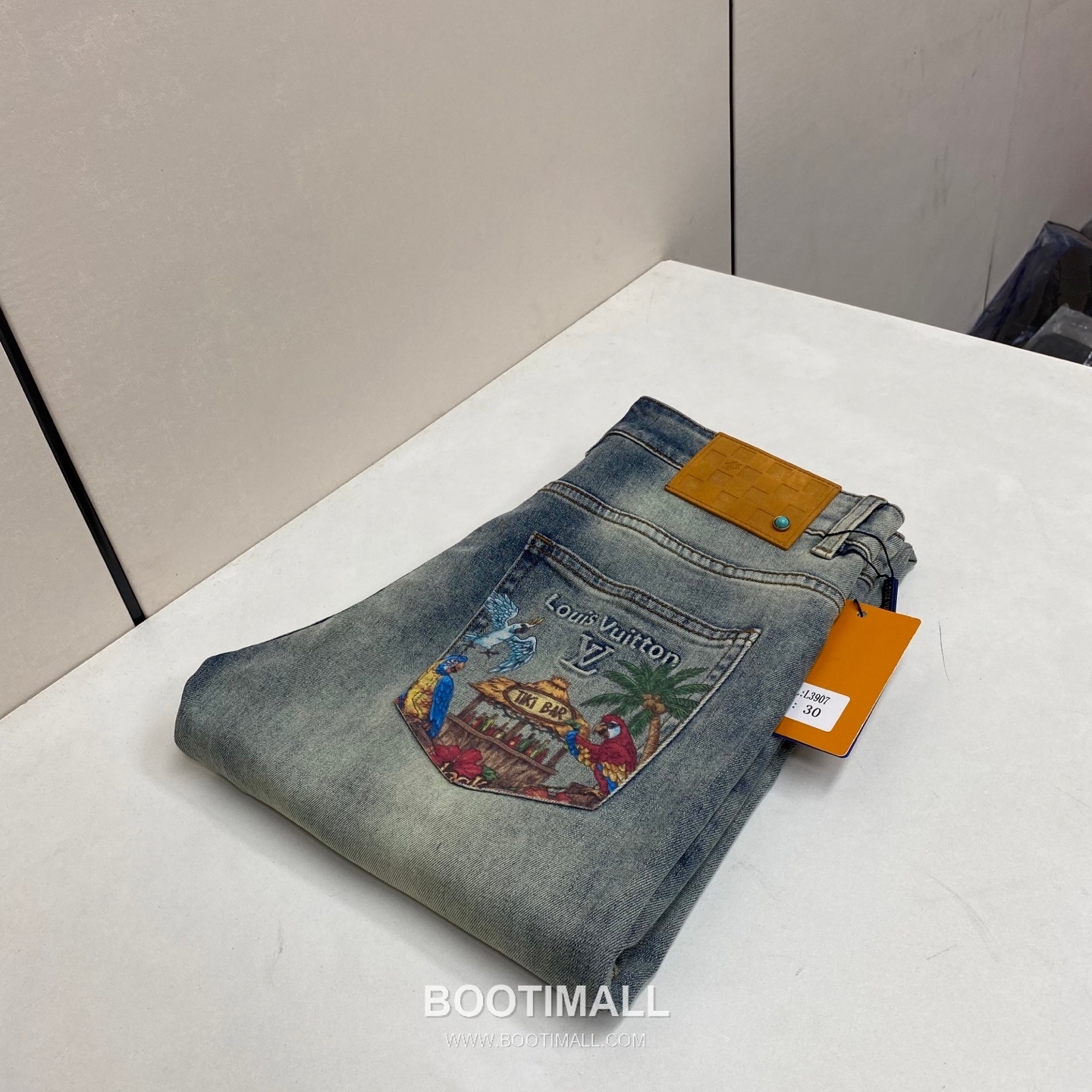 Louis Vuitton Classic Denim Cotton Straight Jeans 루이비통 클래식 데님 코튼 스트레이트 진 팬츠 1