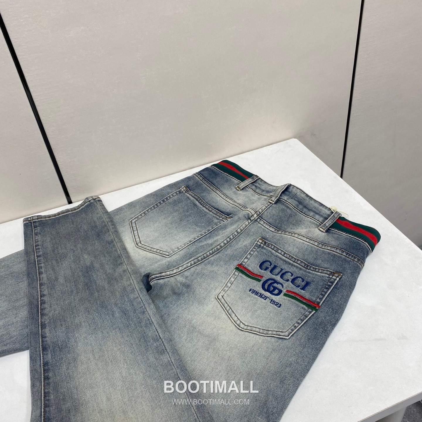 Gucci Classic Denim Cotton Straight Jeans 구찌 클래식 데님 코튼 스트레이트 진 팬츠 2