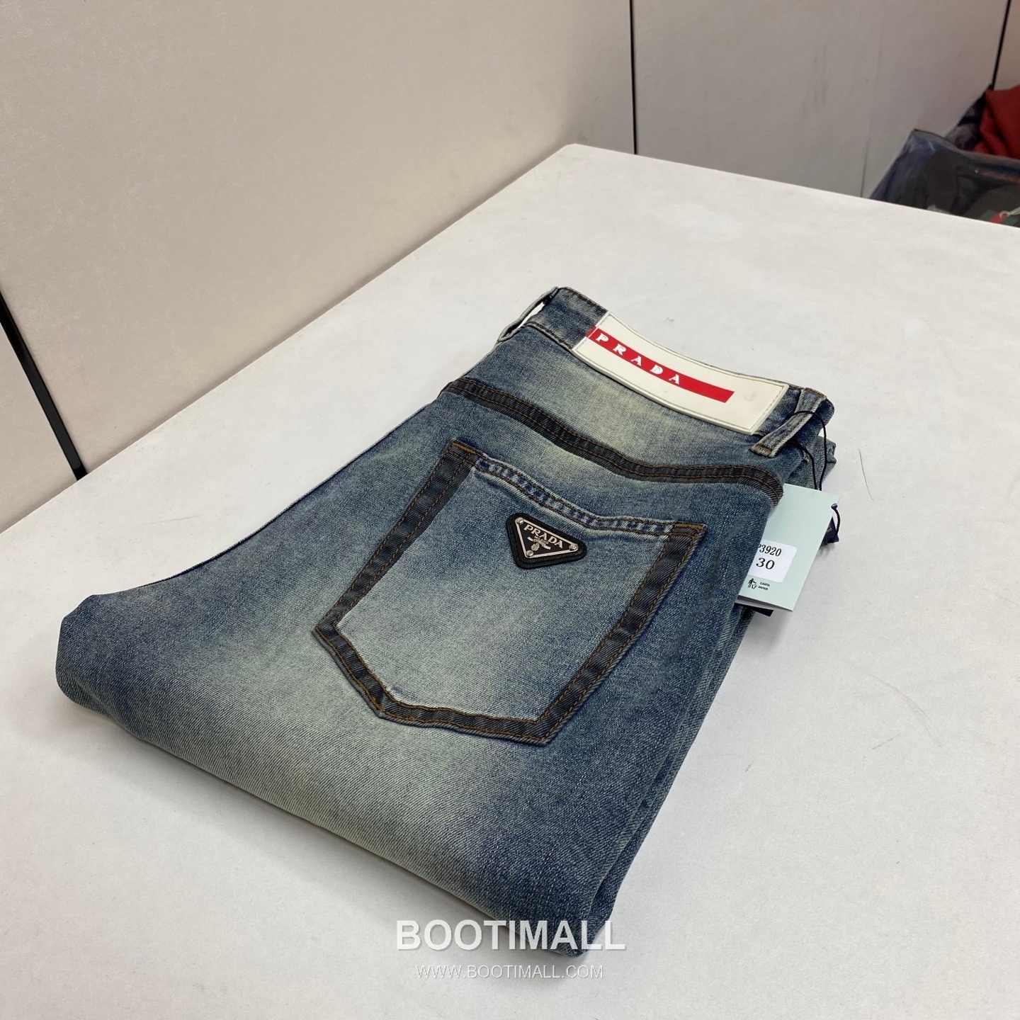 Prada 2026 S/S Cotton Denim Straight Jeans 프라다 2026SS 코튼 데님 스트레이트 워싱 진 팬츠 1