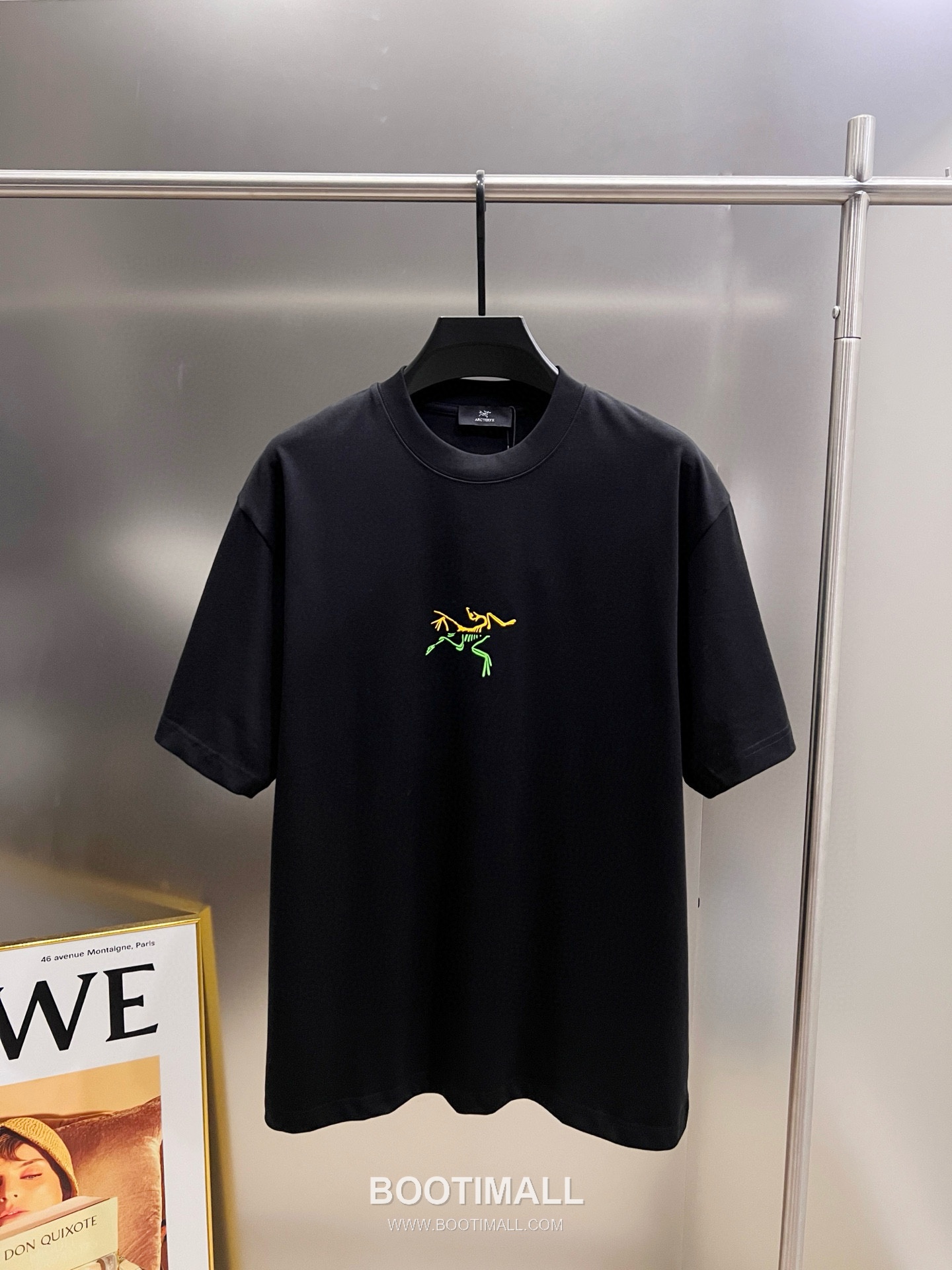 Arc'teryx 2026 S/S Cotton Short Sleeve T-Shirt with Foam Logo Print 아크테릭스 2026SS 코튼 블랙 티셔츠 발포 로고 프린트 1