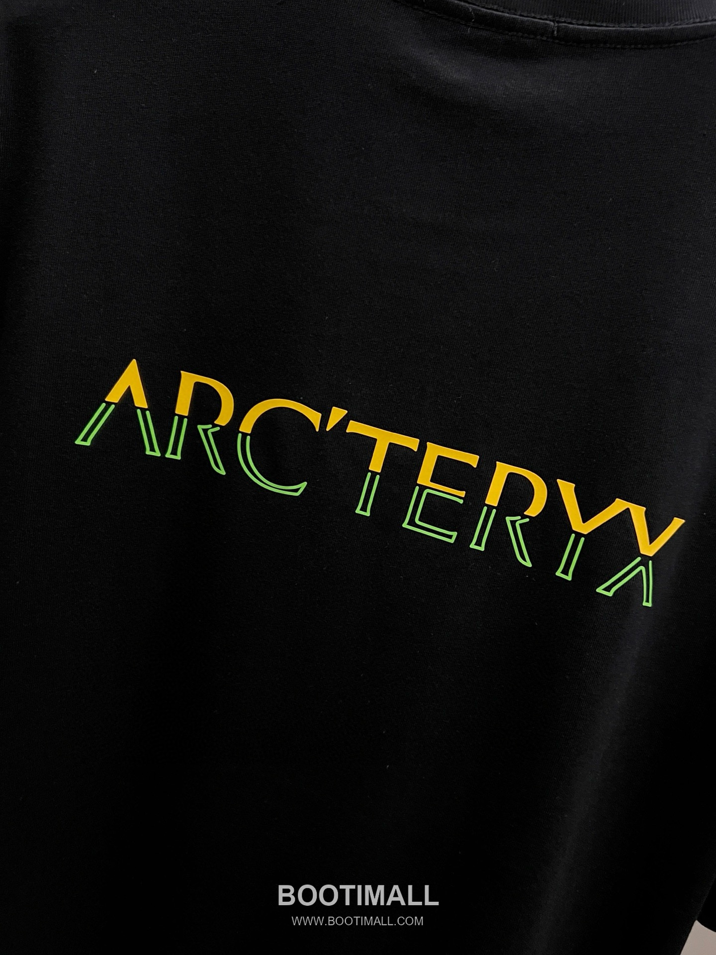 Arc'teryx 2026 S/S Cotton Short Sleeve T-Shirt with Foam Logo Print 아크테릭스 2026SS 코튼 블랙 티셔츠 발포 로고 프린트 5