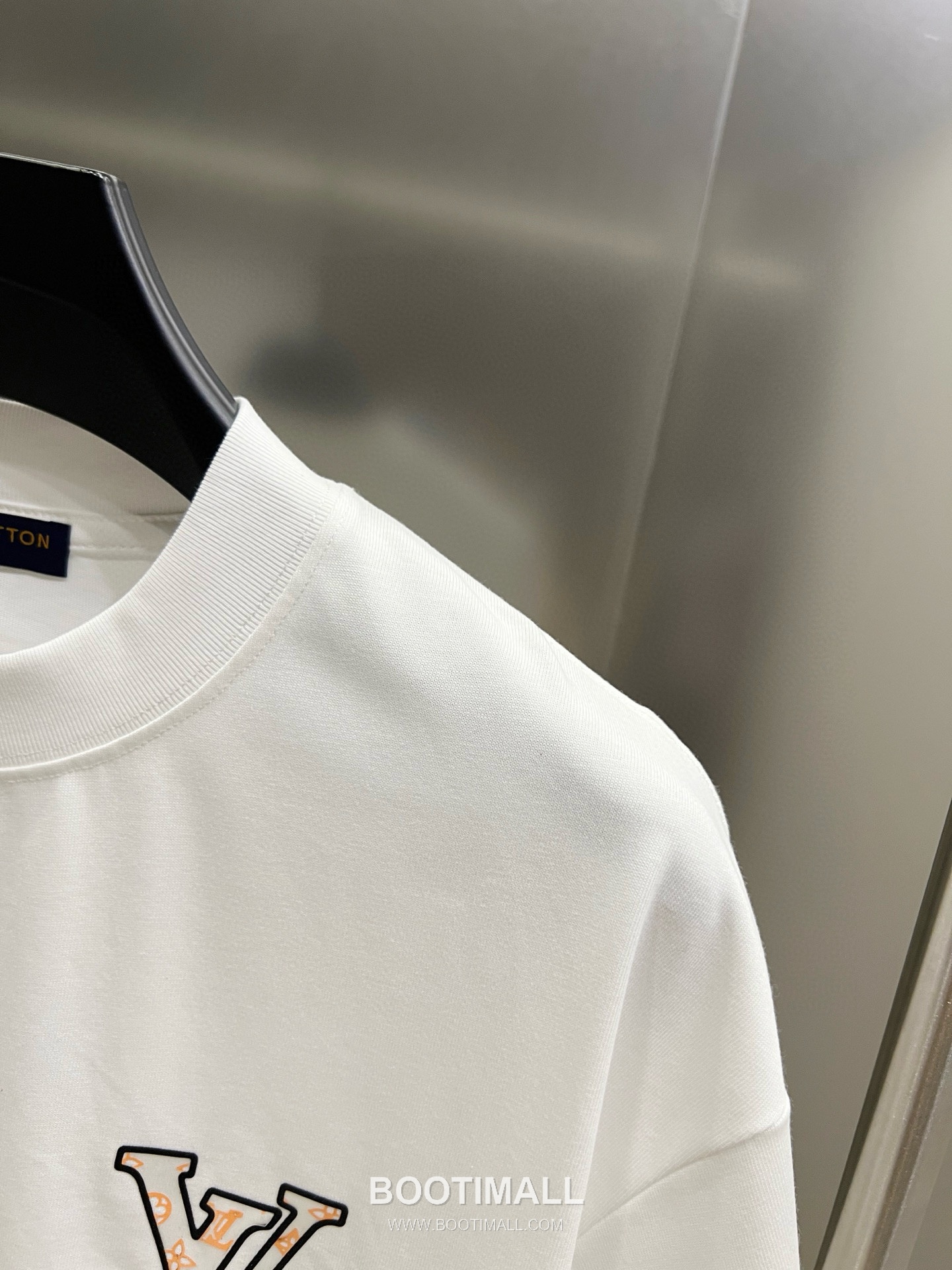 Louis Vuitton Logo Foam Print Cotton Oversized Short Sleeve T-Shirt 루이비통 로고 발포 프린트 코튼 오버핏 반팔 티셔츠 6