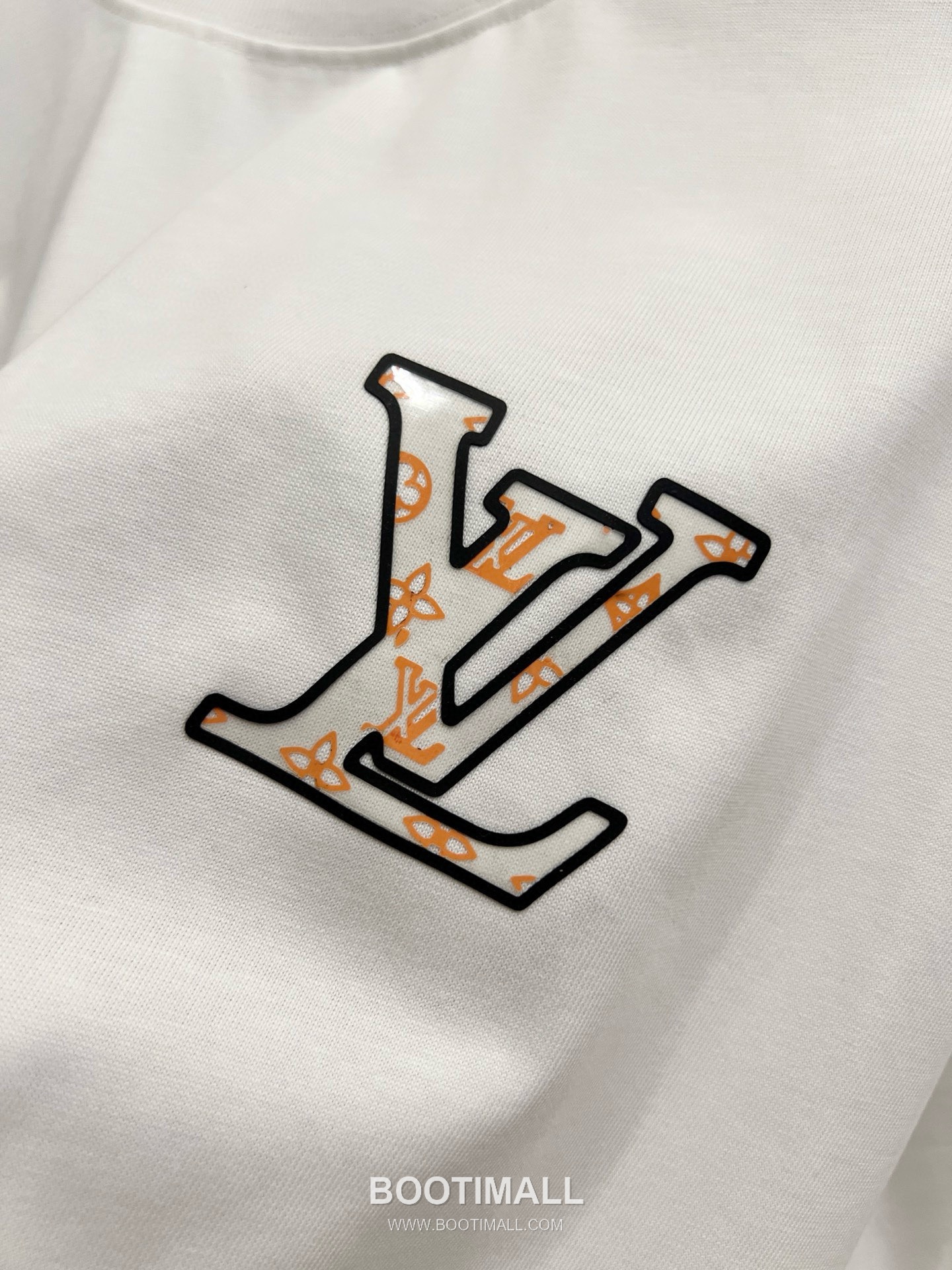 Louis Vuitton Logo Foam Print Cotton Oversized Short Sleeve T-Shirt 루이비통 로고 발포 프린트 코튼 오버핏 반팔 티셔츠 7