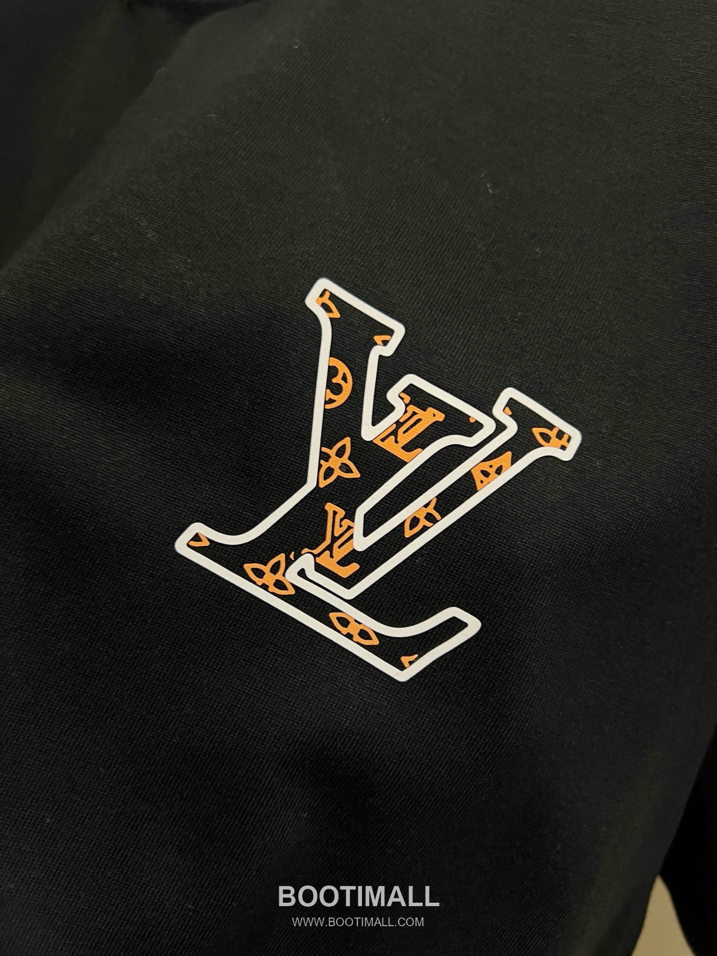 Louis Vuitton Logo Foam Print Cotton Oversized Short Sleeve T-Shirt 루이비통 로고 발포 프린트 코튼 오버핏 반팔 티셔츠 7