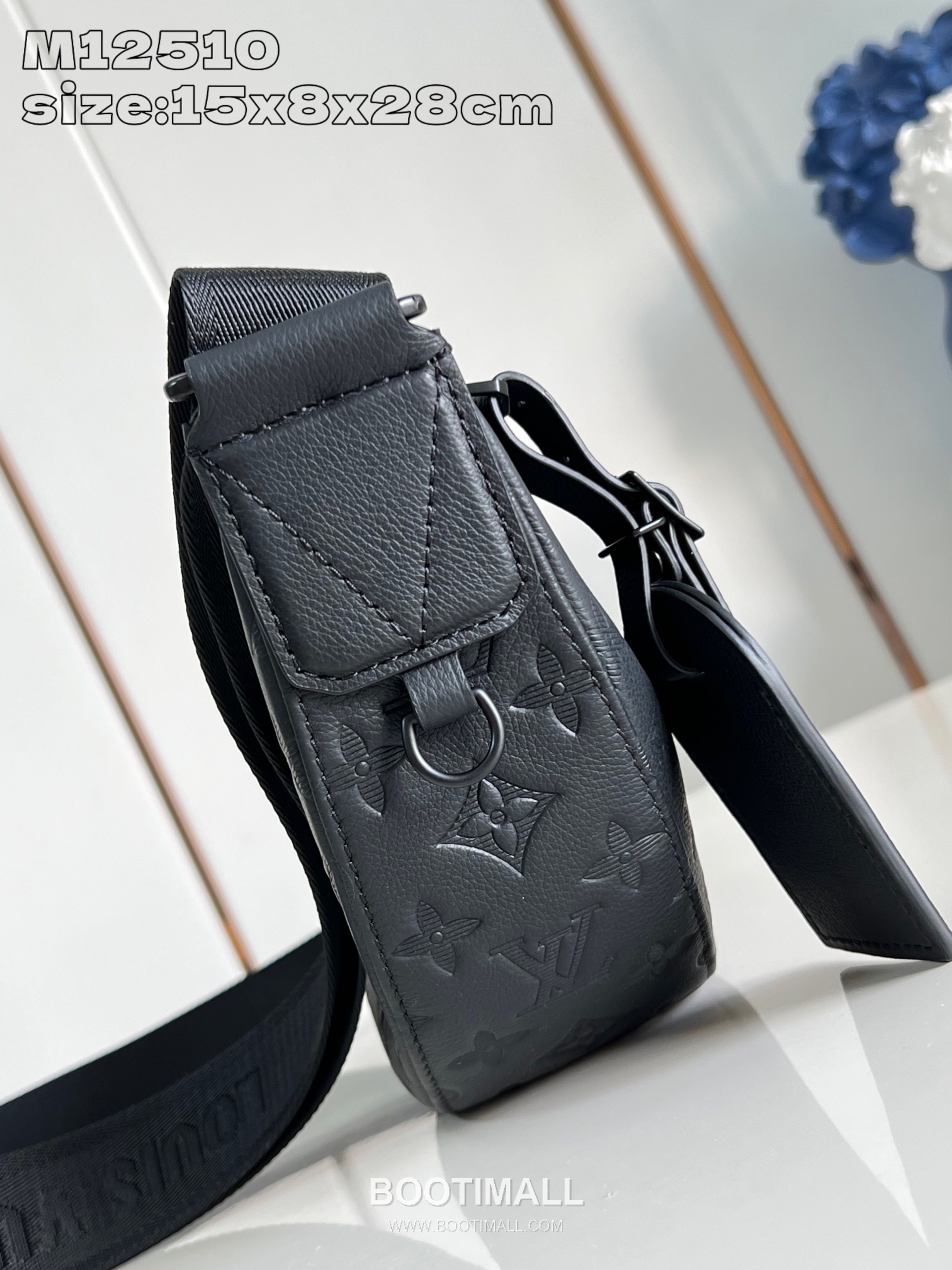 Louis Vuitton Hamac Small Monogram Shadow Calfskin Leather Crossbody Bag with Adjustable Strap Detail 루이비통 하맥 스몰 모노그램 쉐도우 카프스킨 레더 스트랩 크로스백 M12510 28.5cm 4