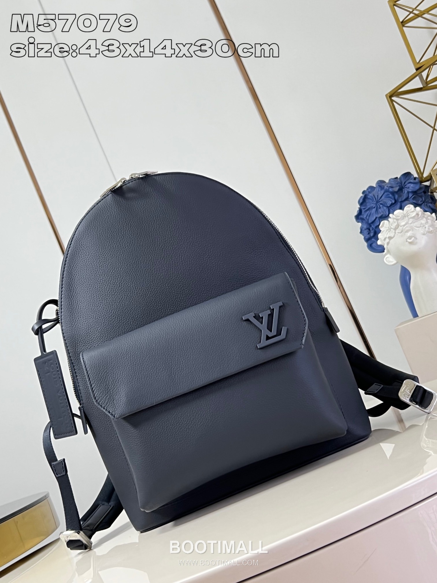 Louis Vuitton Aerogram Grained Calfskin Leather Backpack with Flap Pocket Detail 루이비통 에어로그램 카프스킨 레더 플랩 포켓 백팩 M57079 30cm 1