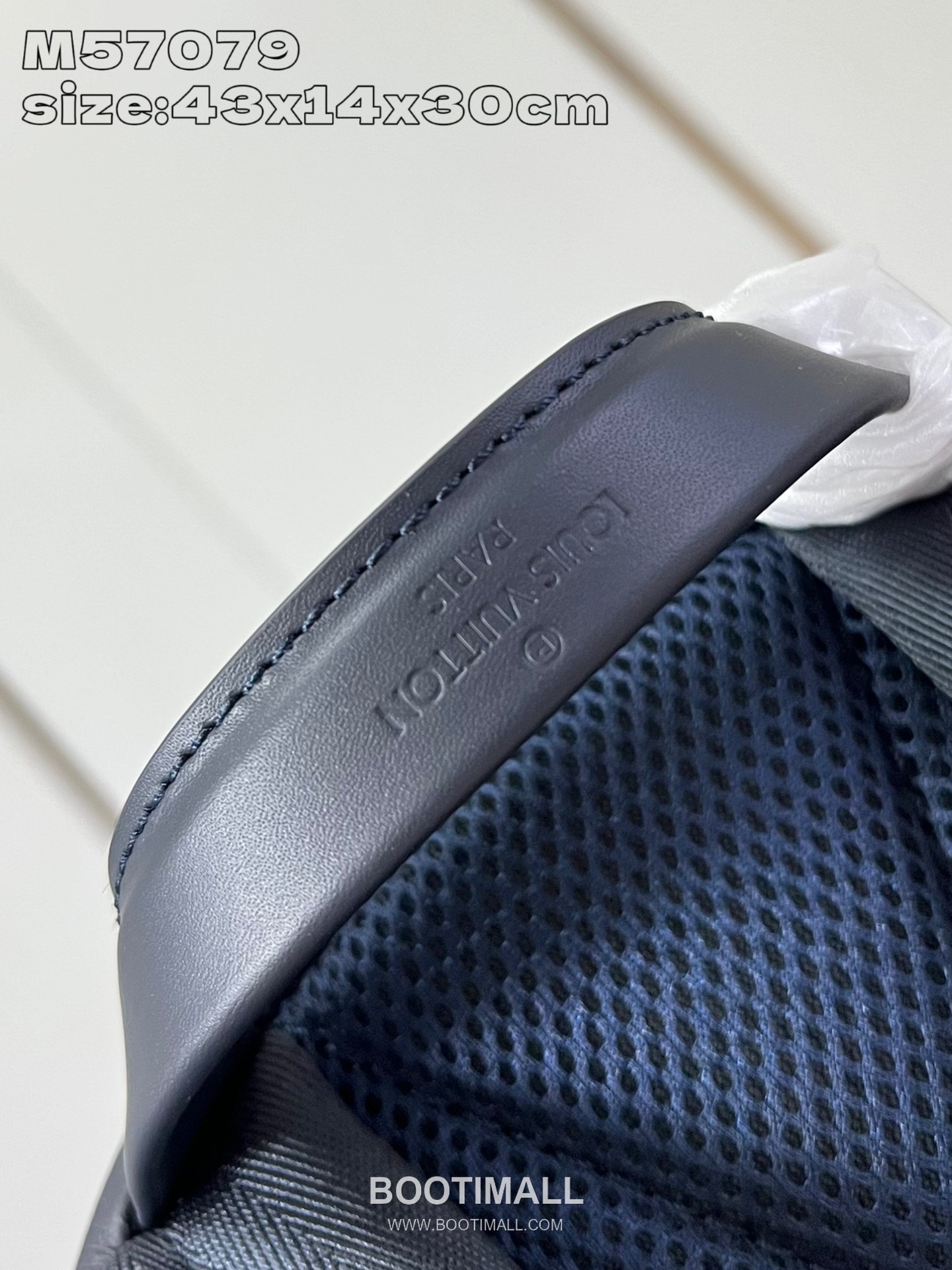 Louis Vuitton Aerogram Grained Calfskin Leather Backpack with Flap Pocket Detail 루이비통 에어로그램 카프스킨 레더 플랩 포켓 백팩 M57079 30cm 6