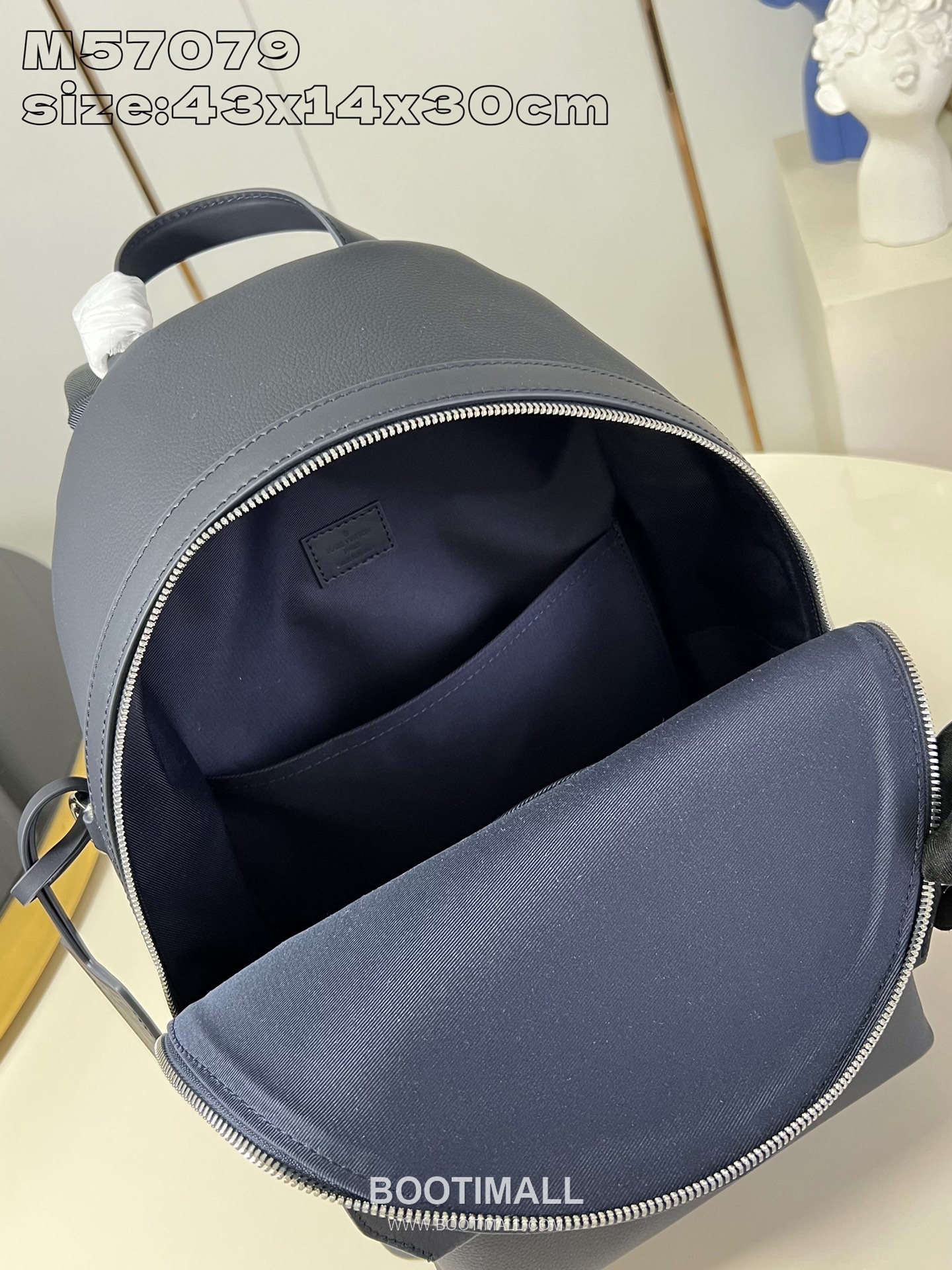 Louis Vuitton Aerogram Grained Calfskin Leather Backpack with Flap Pocket Detail 루이비통 에어로그램 카프스킨 레더 플랩 포켓 백팩 M57079 30cm 8