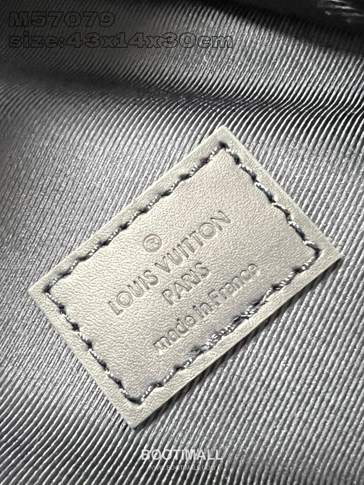 Louis Vuitton Aerogram Grained Calfskin Leather Backpack with Flap Pocket Detail 루이비통 에어로그램 카프스킨 레더 플랩 포켓 백팩 M57079 30cm 9