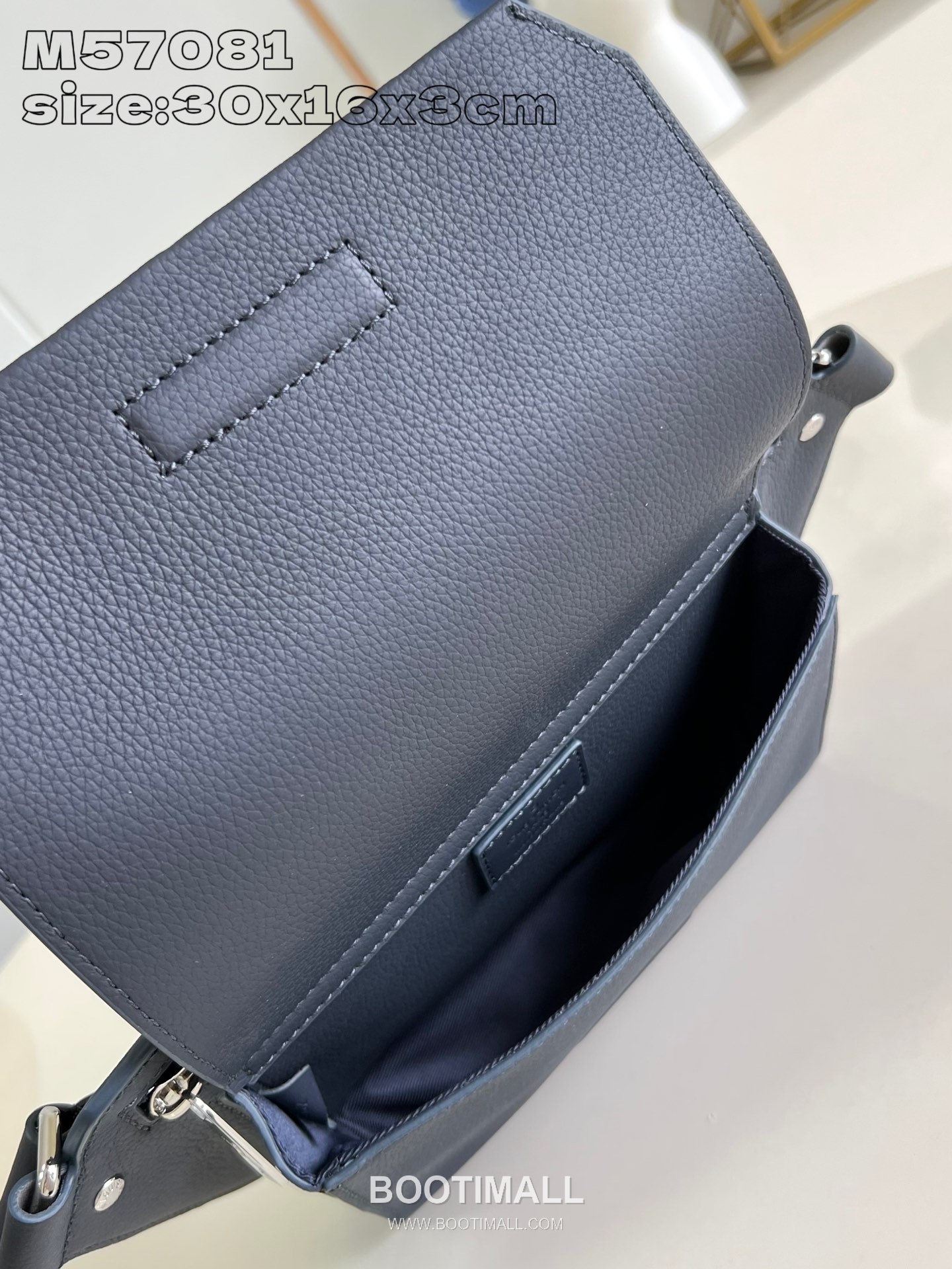 Louis Vuitton Aerogram Grained Calfskin Leather Shoulder Crossbody Bag with Flap Magnetic Detail 루이비통 에어로그램 카프스킨 레더 플랩 마그네틱 크로스백 M57081 30cm 8