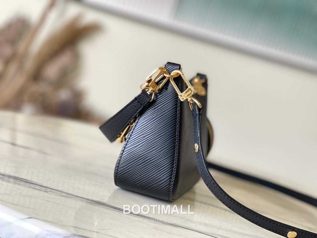 Louis Vuitton Marellini Epi Leather Crossbody Bag with Chain Coin Pouch Detail 루이비통 마렐리니 에피 레더 체인 코인파우치 크로스백 M13099 19cm 2