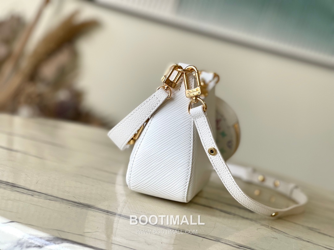 Louis Vuitton Marellini Epi Leather Crossbody Bag with Chain Coin Pouch Detail 루이비통 마렐리니 에피 레더 체인 코인파우치 크로스백 M13099 19cm 2