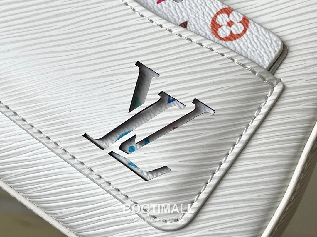 Louis Vuitton Marellini Epi Leather Crossbody Bag with Chain Coin Pouch Detail 루이비통 마렐리니 에피 레더 체인 코인파우치 크로스백 M13099 19cm 5