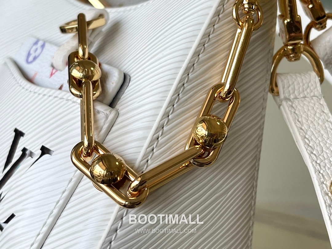 Louis Vuitton Marellini Epi Leather Crossbody Bag with Chain Coin Pouch Detail 루이비통 마렐리니 에피 레더 체인 코인파우치 크로스백 M13099 19cm 7