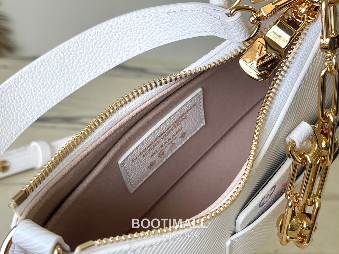 Louis Vuitton Marellini Epi Leather Crossbody Bag with Chain Coin Pouch Detail 루이비통 마렐리니 에피 레더 체인 코인파우치 크로스백 M13099 19cm 8