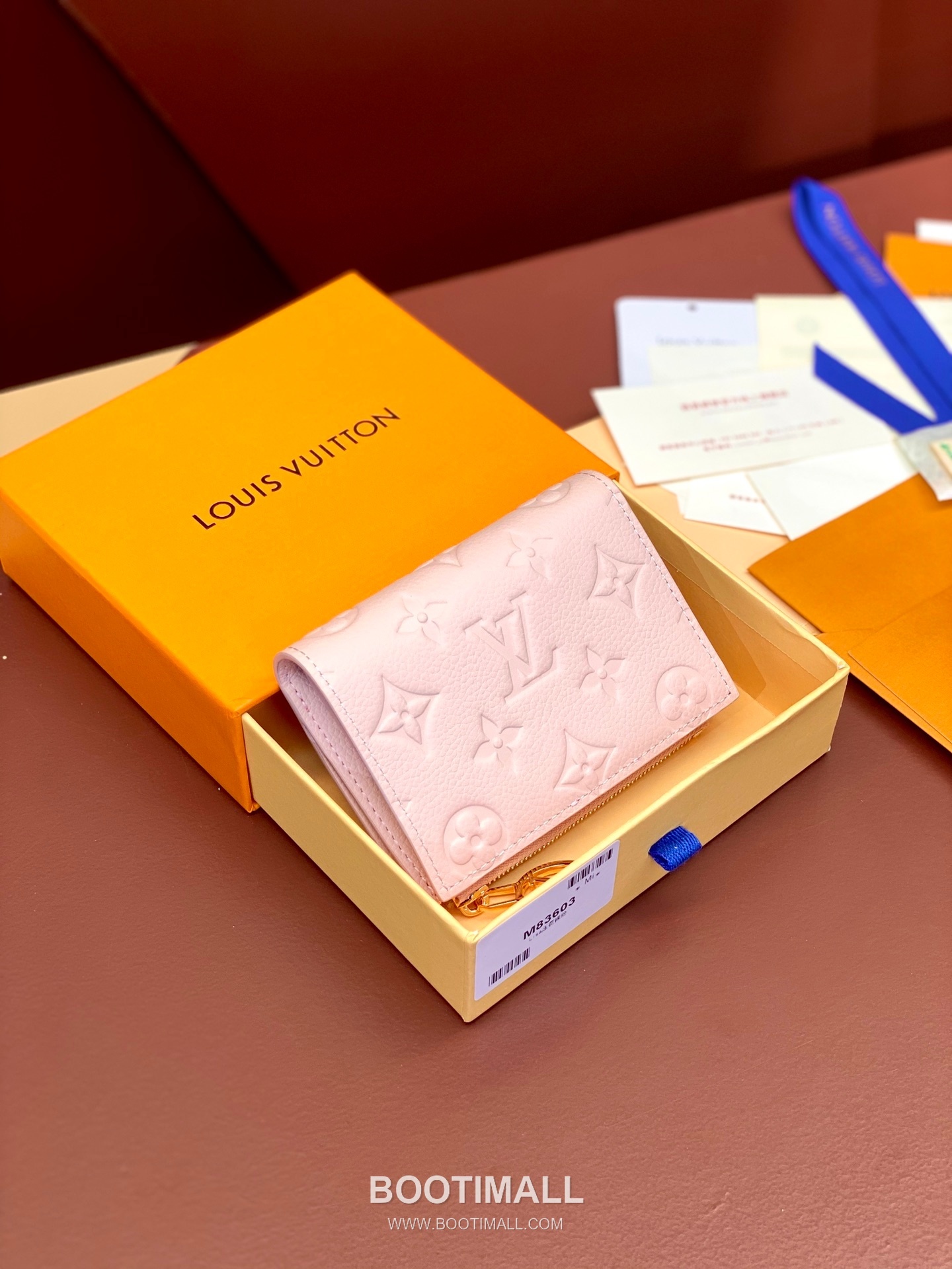 Louis Vuitton Portefeuille Lisa Monogram Canvas Calfskin Leather Wallet with Zip Coin Pocket Detail 루이비통 포르트푀이유 리사 모노그램 캔버스 카프스킨 지퍼 코인포켓 지갑 M83603 11.5cm 2