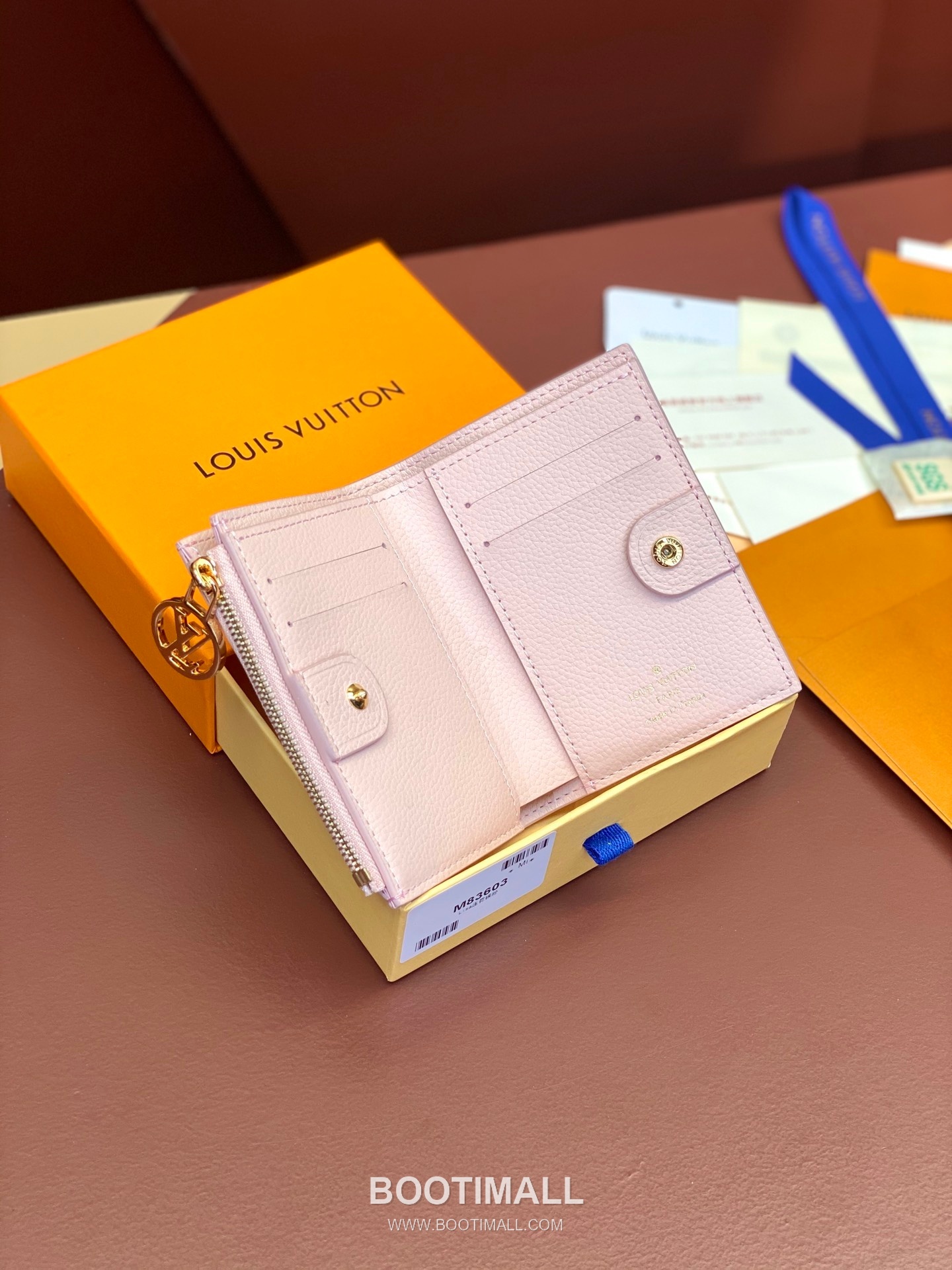 Louis Vuitton Portefeuille Lisa Monogram Canvas Calfskin Leather Wallet with Zip Coin Pocket Detail 루이비통 포르트푀이유 리사 모노그램 캔버스 카프스킨 지퍼 코인포켓 지갑 M83603 11.5cm 3