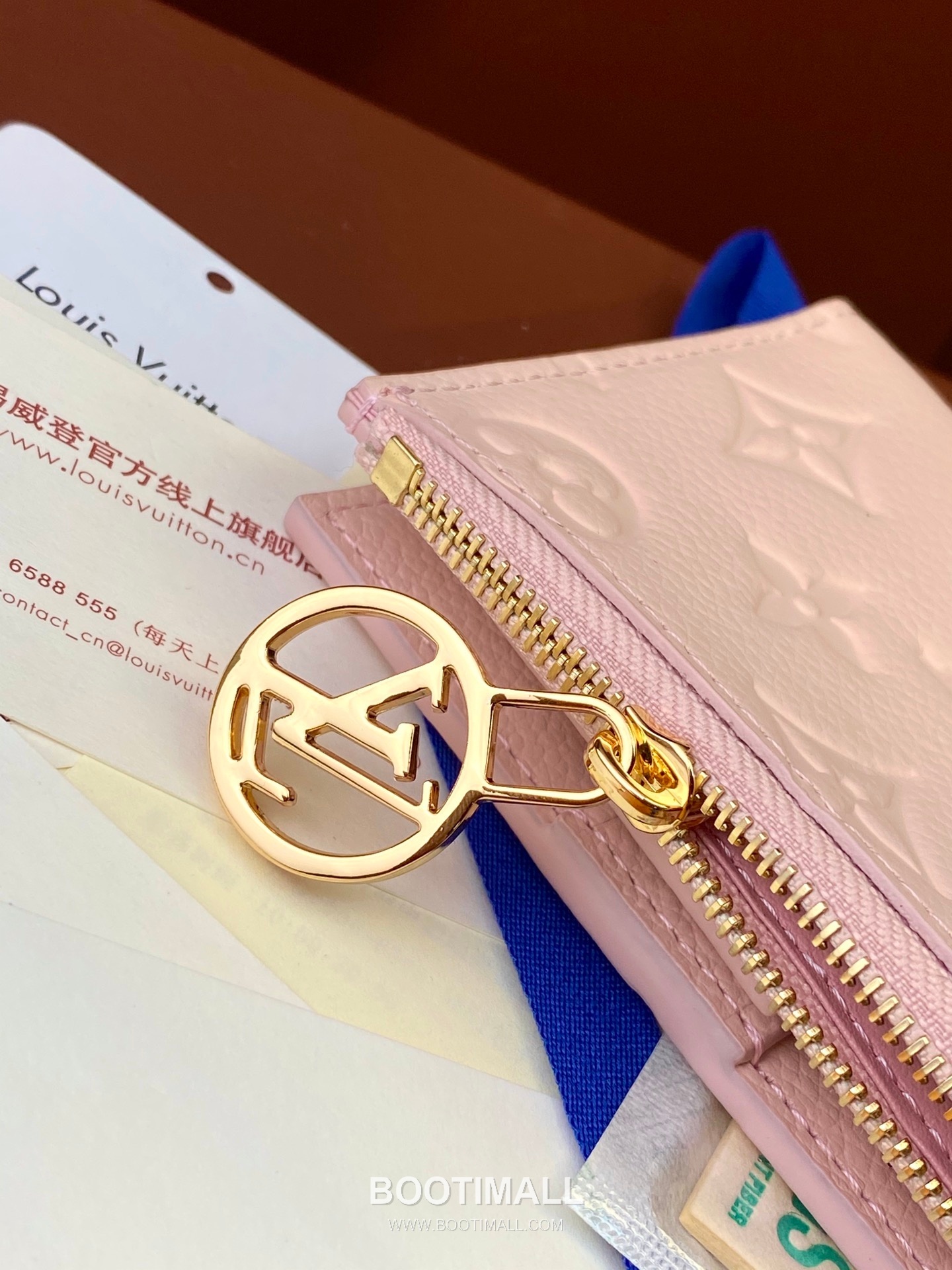Louis Vuitton Portefeuille Lisa Monogram Canvas Calfskin Leather Wallet with Zip Coin Pocket Detail 루이비통 포르트푀이유 리사 모노그램 캔버스 카프스킨 지퍼 코인포켓 지갑 M83603 11.5cm 9