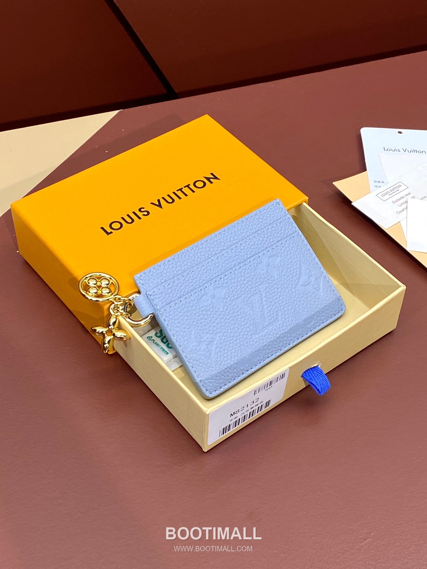 Louis Vuitton Porto Cult Charm Monogram Empreinte Leather Card Holder Wallet with Flower Charm Detail 루이비통 포르토 컬트 참 모노그램 앙프렝뜨 레더 플라워 참 카드지갑 M82132 10.2cm 1