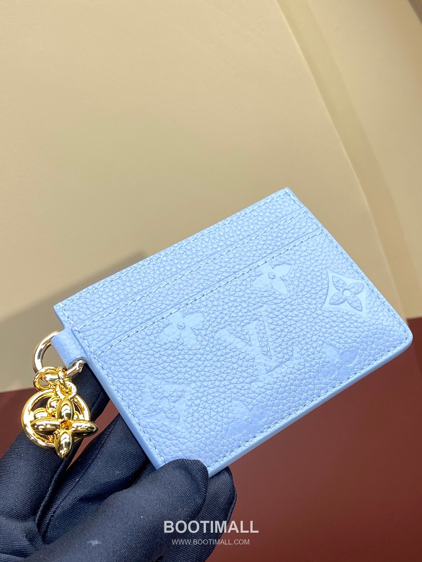 Louis Vuitton Porto Cult Charm Monogram Empreinte Leather Card Holder Wallet with Flower Charm Detail 루이비통 포르토 컬트 참 모노그램 앙프렝뜨 레더 플라워 참 카드지갑 M82132 10.2cm 3